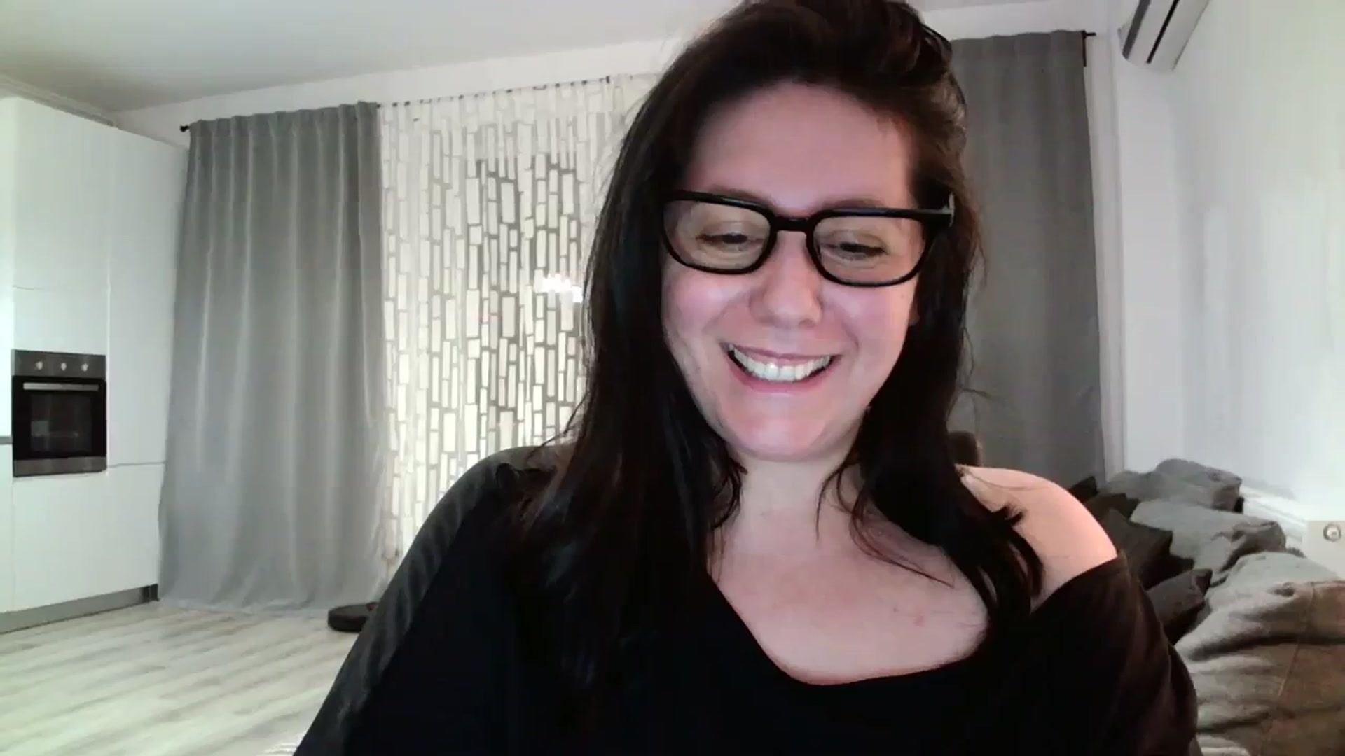 Gallery image thumbnail from SILKYWOMAN's myfreecams stream on, 04/08/2024, 20:26 image 3 of 20