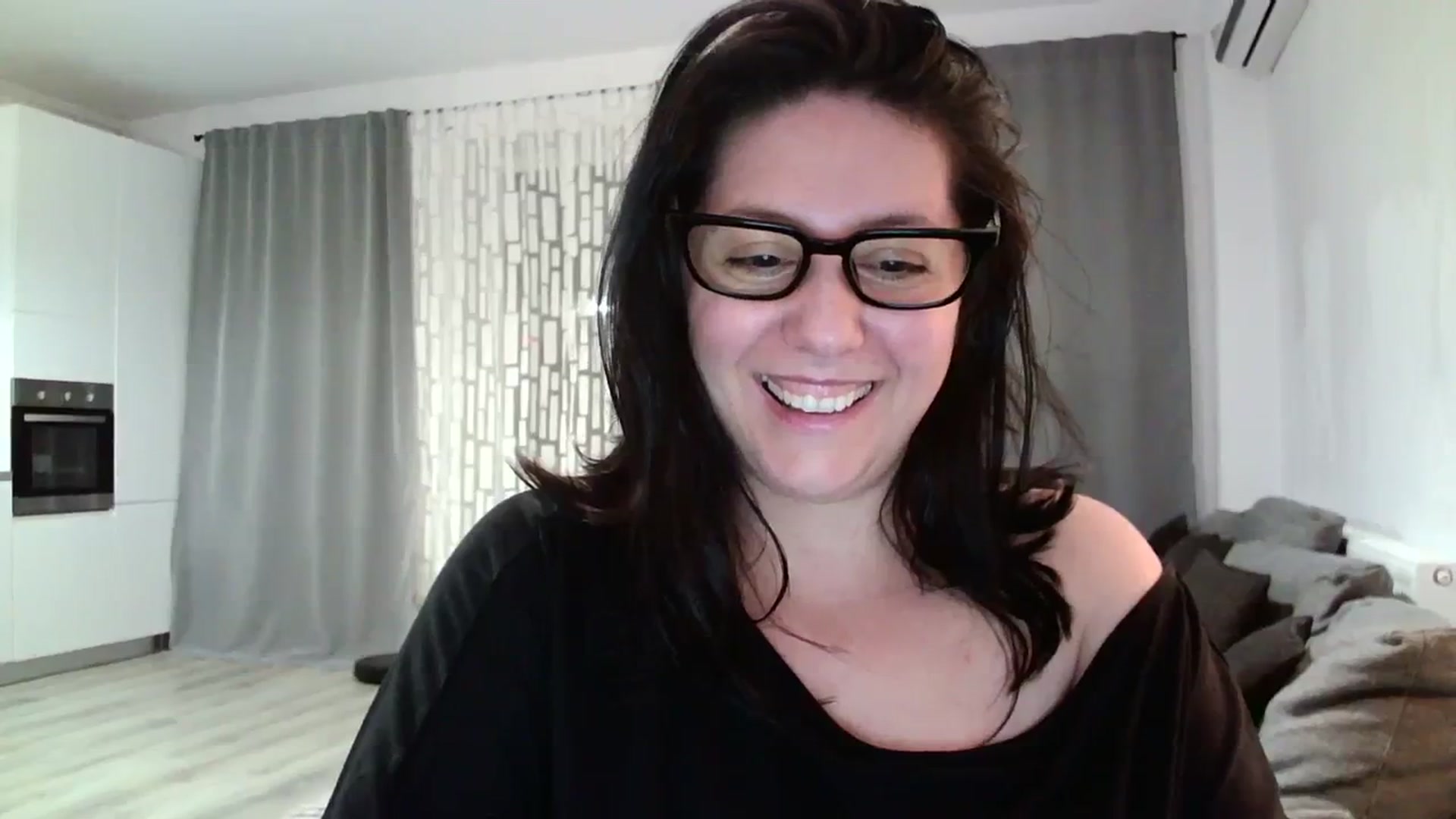 Gallery image thumbnail from SILKYWOMAN's myfreecams stream on, 04/08/2024, 20:26 image 10 of 20