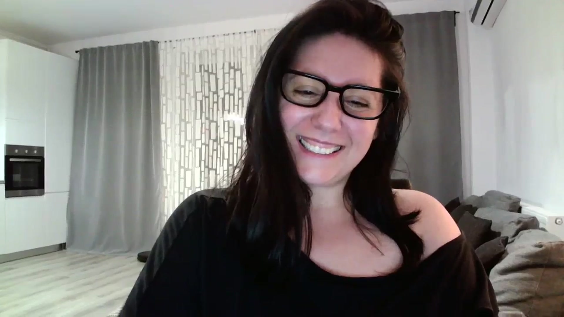 Gallery image thumbnail from SILKYWOMAN's myfreecams stream on, 04/08/2024, 20:26 image 6 of 20