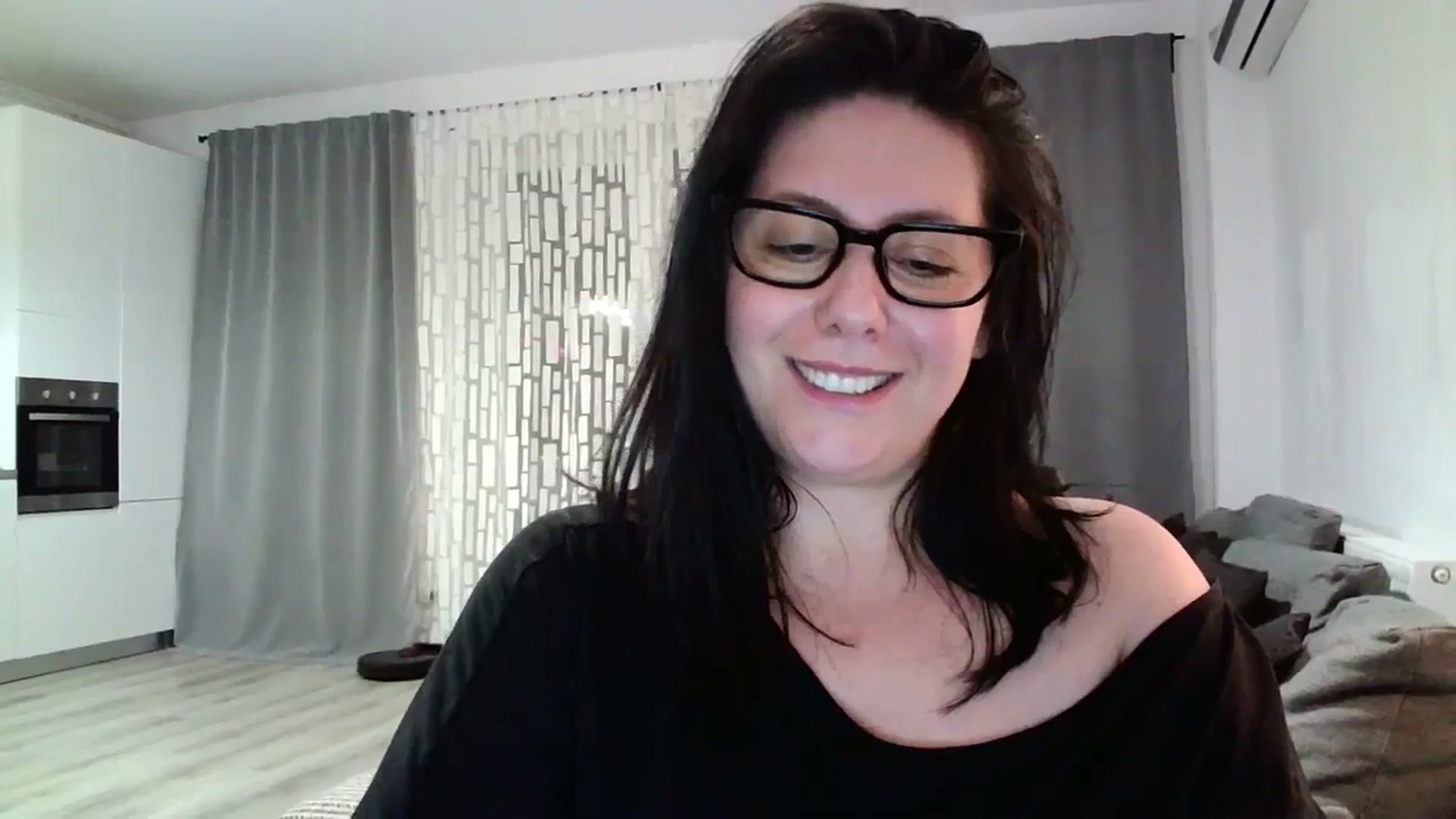Gallery image thumbnail from SILKYWOMAN's myfreecams stream on, 04/08/2024, 20:26 image 17 of 20