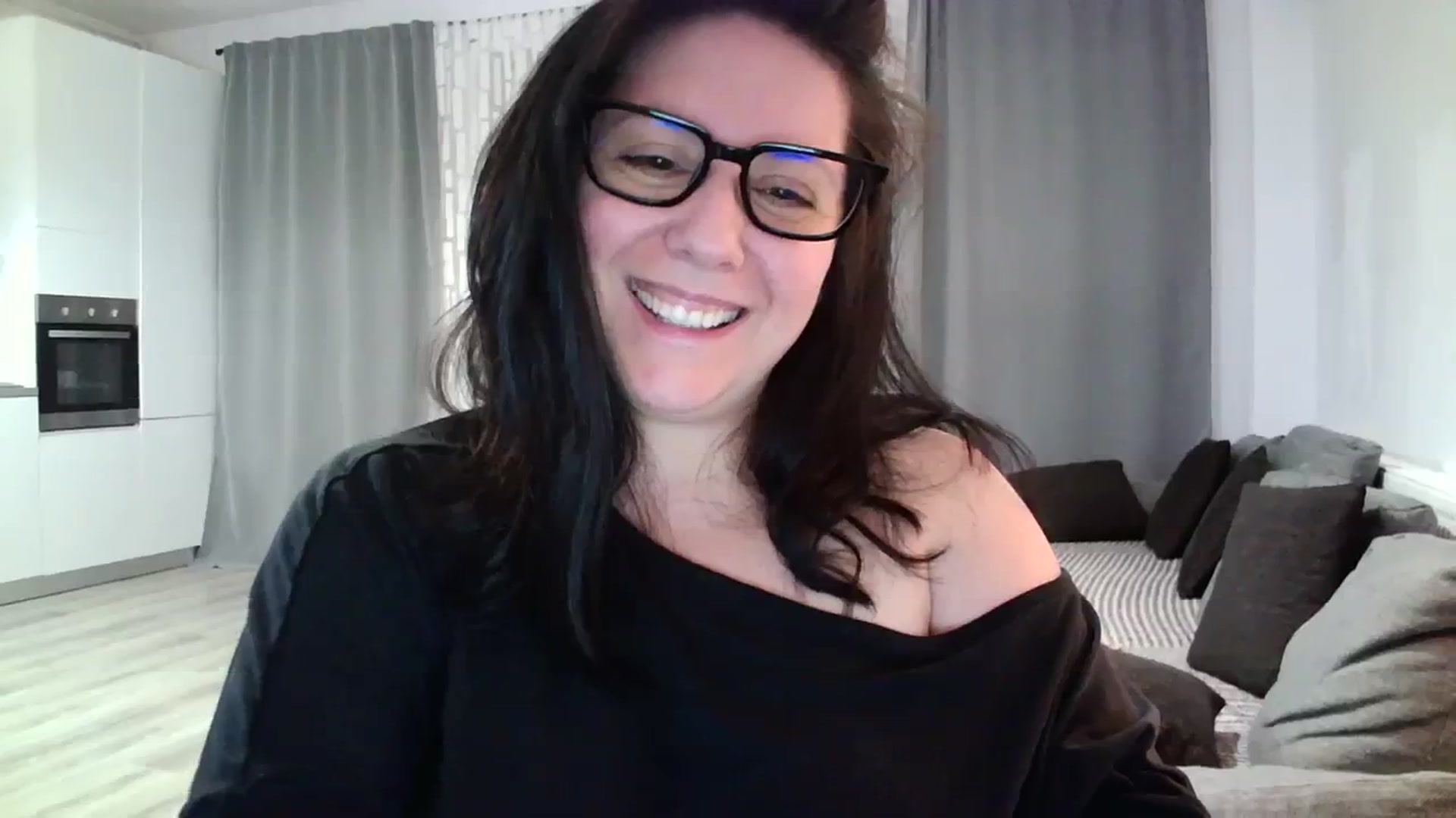 Gallery image thumbnail from SILKYWOMAN's myfreecams stream on, 04/09/2024, 20:06 image 3 of 20