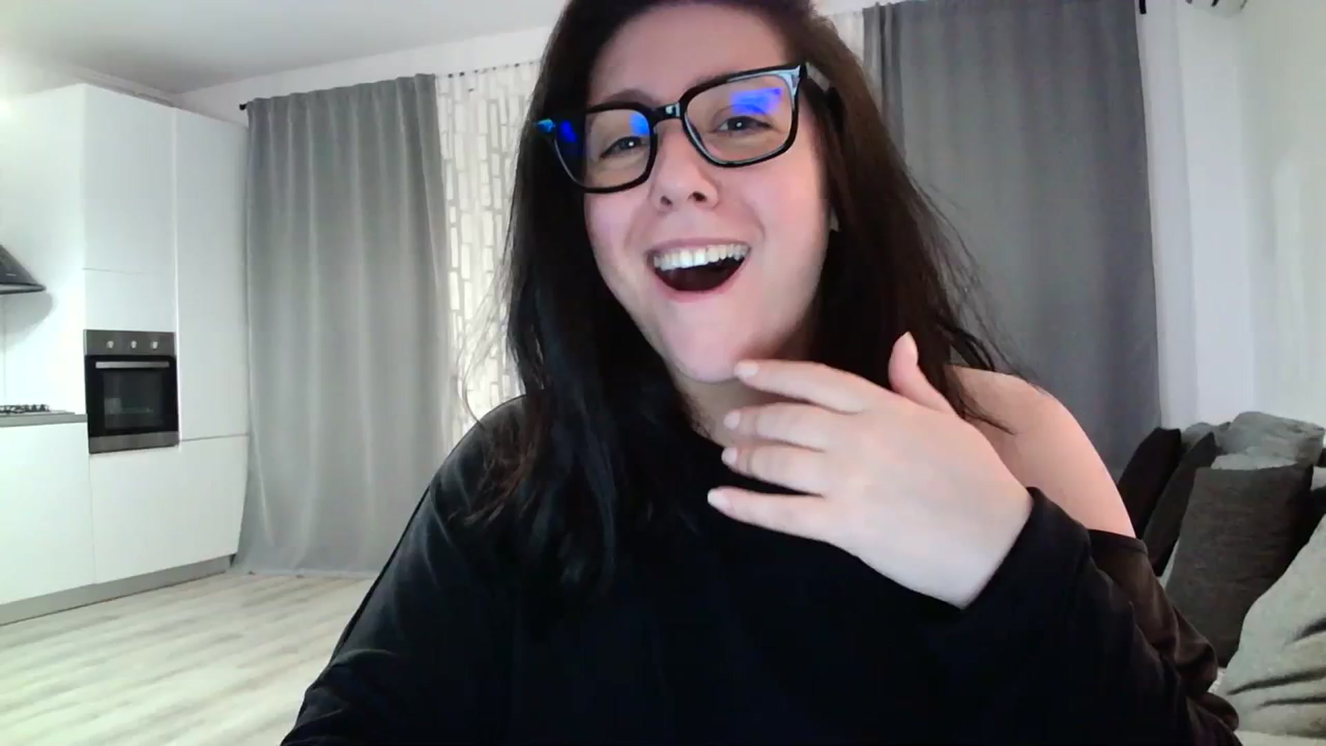 Gallery image thumbnail from SILKYWOMAN's myfreecams stream on, 04/09/2024, 20:06 image 16 of 20