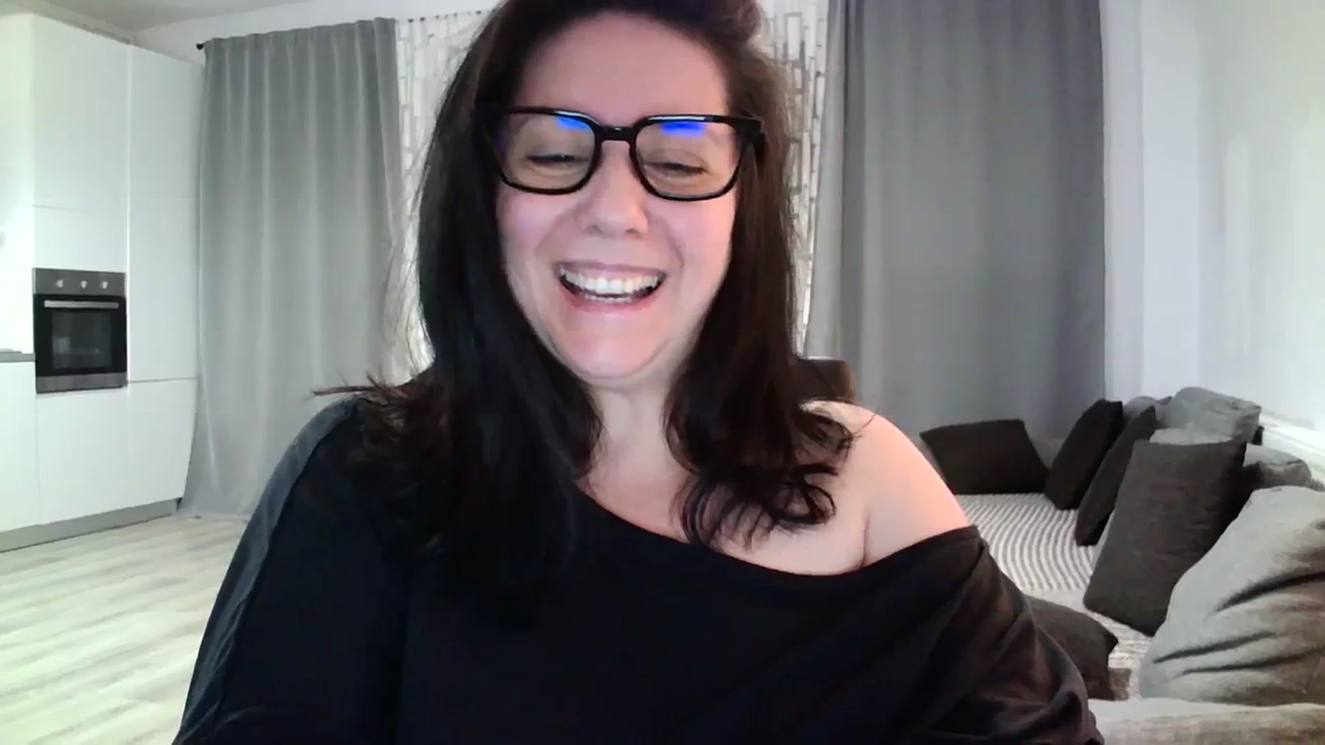 Gallery image thumbnail from SILKYWOMAN's myfreecams stream on, 04/09/2024, 20:06 image 9 of 20