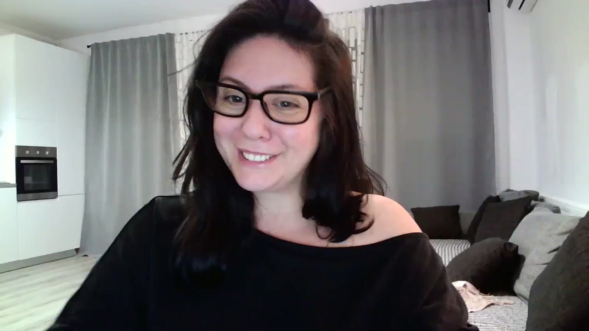 Gallery image thumbnail from SILKYWOMAN's myfreecams stream on, 04/12/2024, 20:20 image 1 of 20