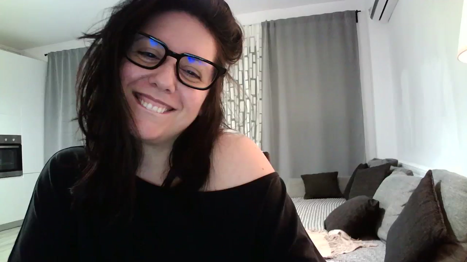 Gallery image thumbnail from SILKYWOMAN's myfreecams stream on, 04/12/2024, 20:20 image 19 of 20