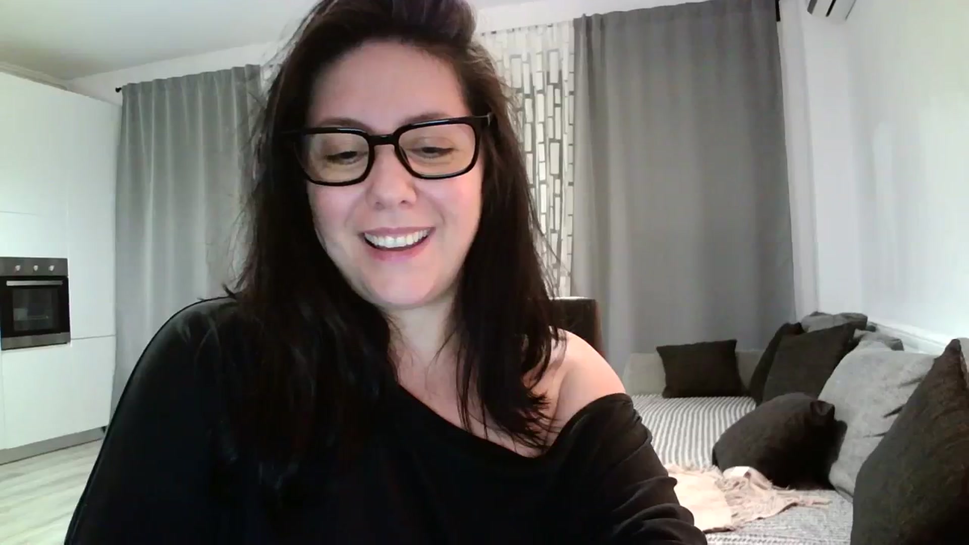 Gallery image thumbnail from SILKYWOMAN's myfreecams stream on, 04/12/2024, 20:20 image 18 of 20