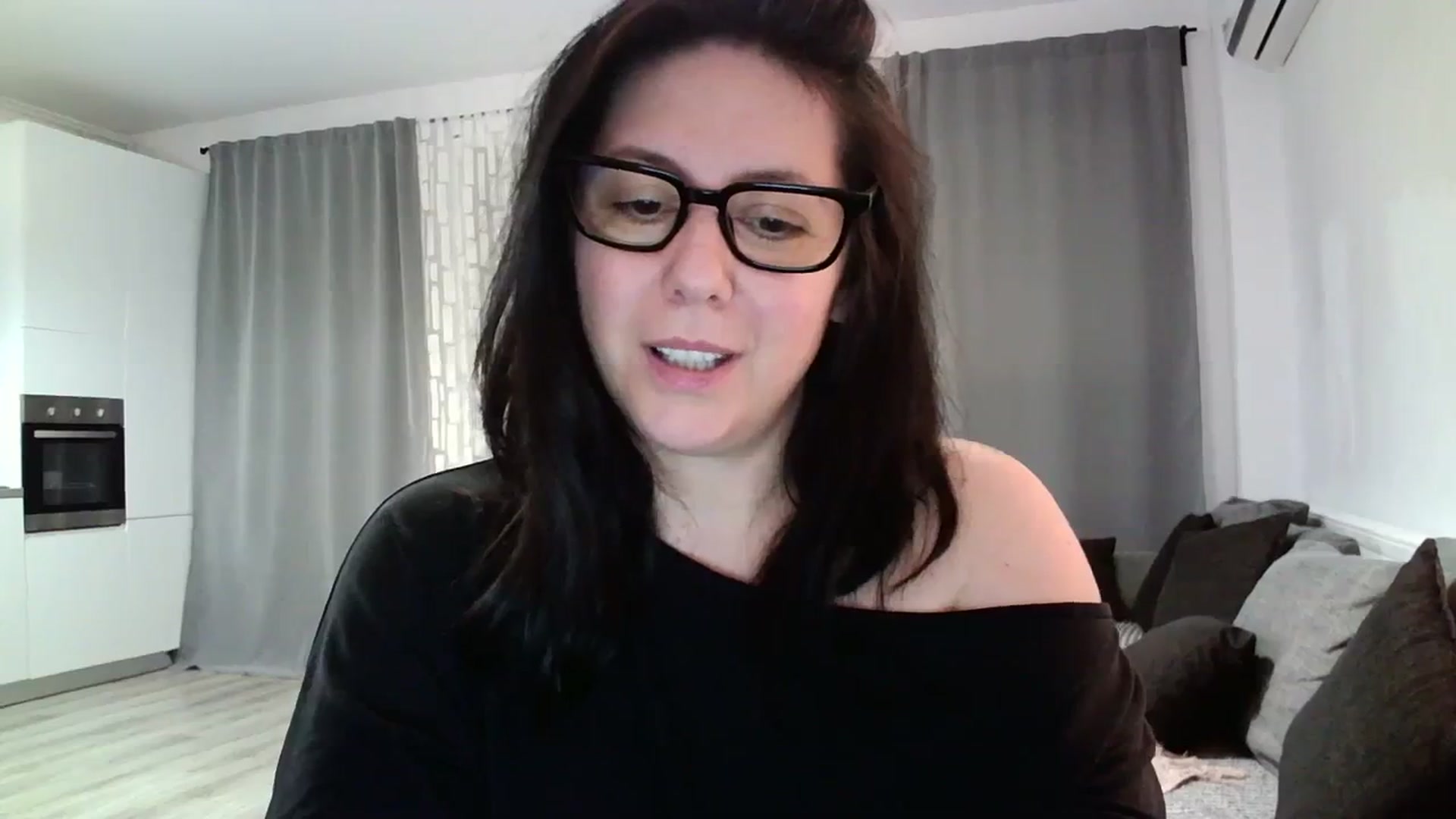 Gallery image thumbnail from SILKYWOMAN's myfreecams stream on, 04/12/2024, 20:20 image 14 of 20