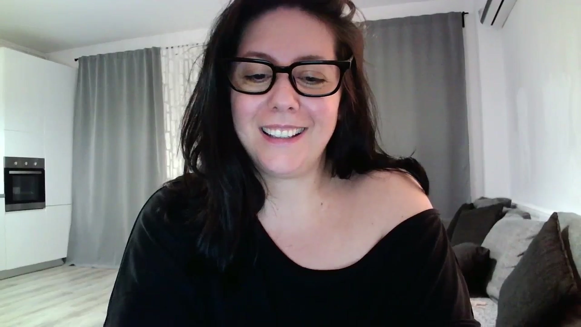 Gallery image thumbnail from SILKYWOMAN's myfreecams stream on, 04/12/2024, 20:20 image 9 of 20