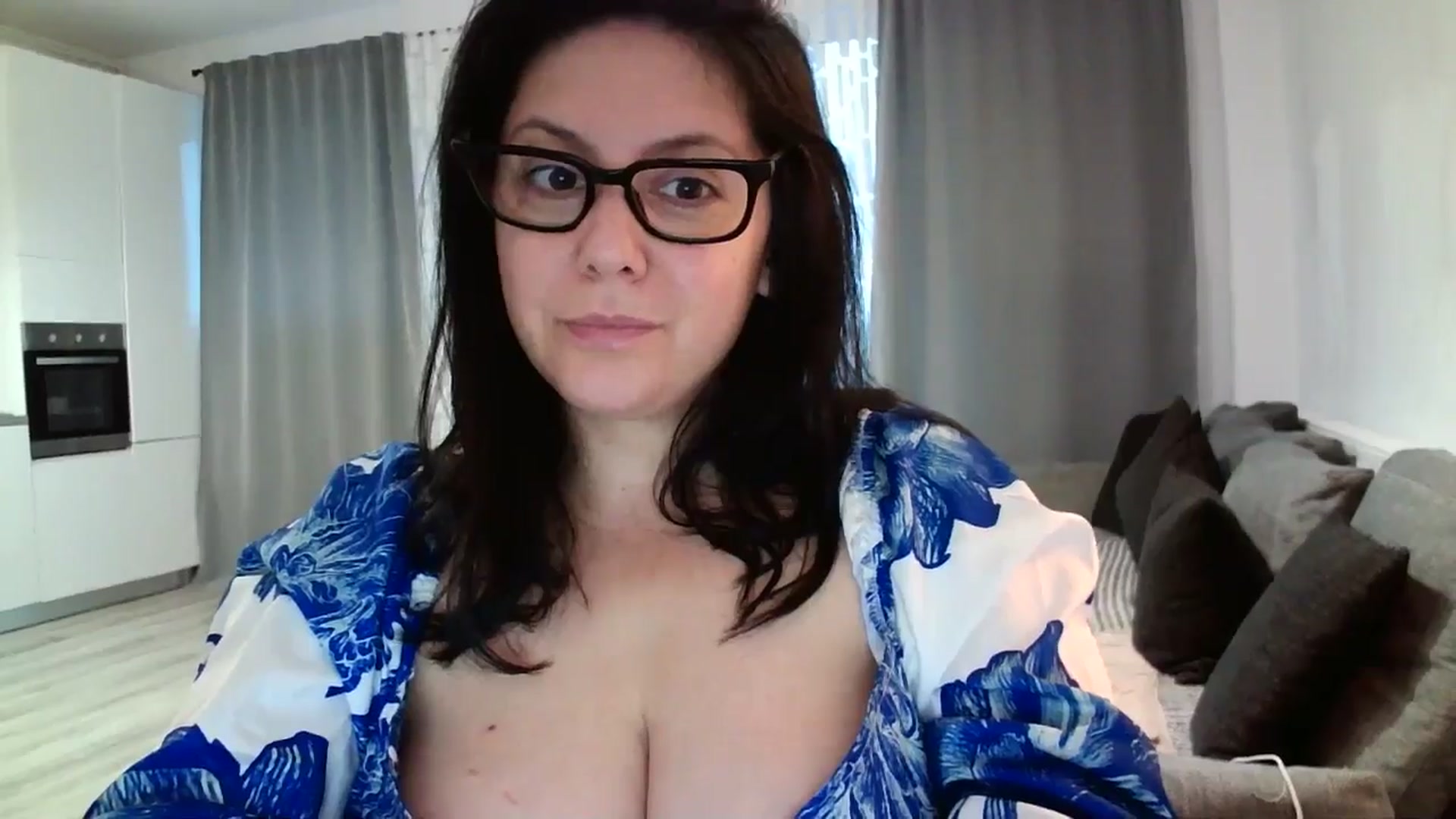 Gallery image thumbnail from SILKYWOMAN's myfreecams stream on, 04/17/2024, 16:48 image 8 of 20