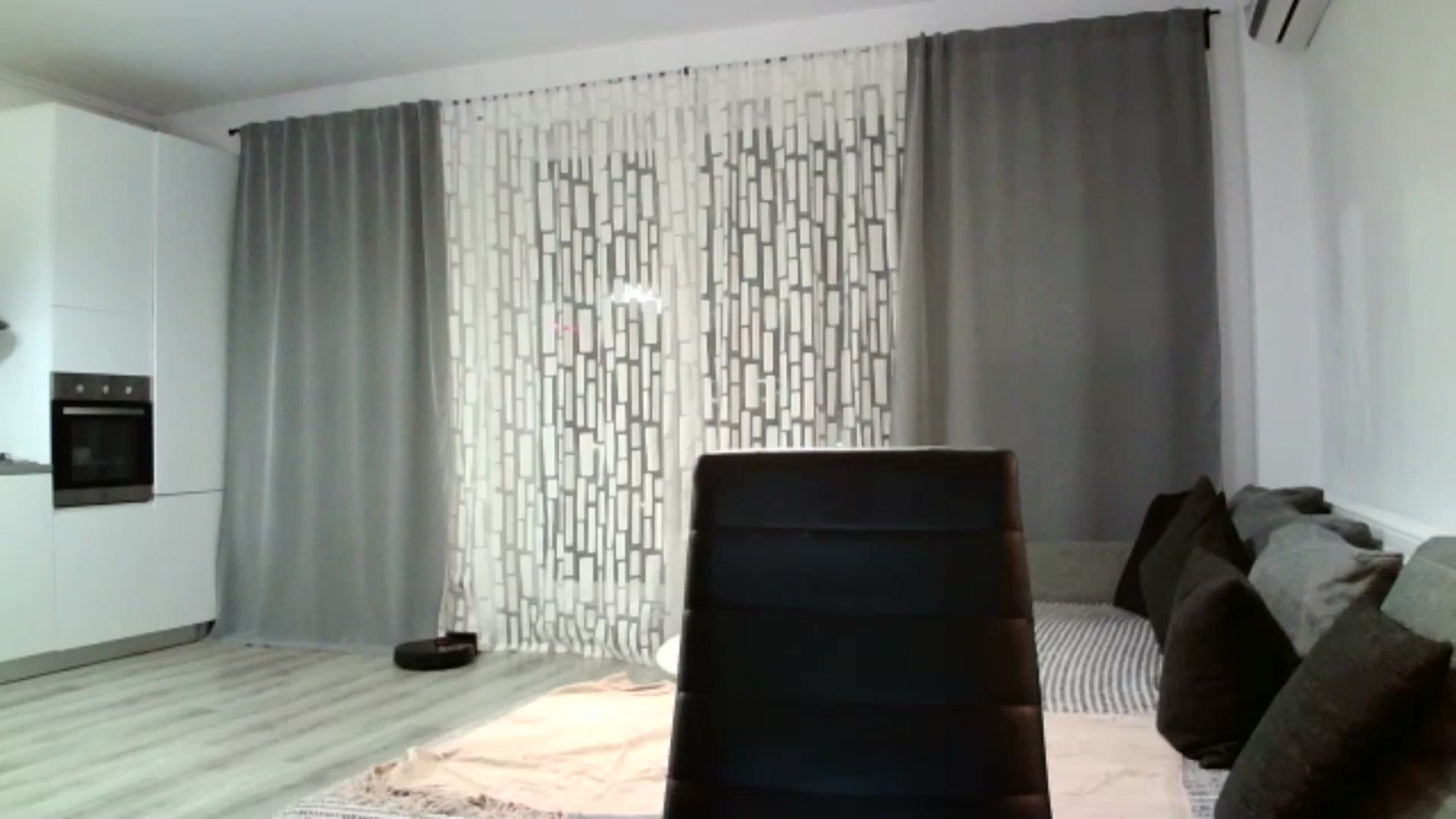 Gallery image thumbnail from SILKYWOMAN's myfreecams stream on, 04/17/2024, 17:44 image 16 of 20