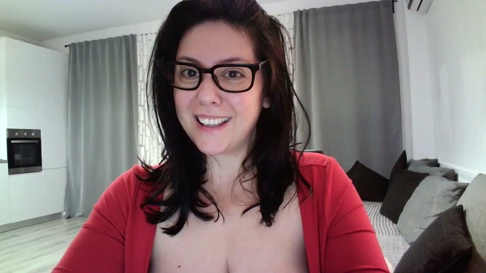 Gallery image thumbnail from SILKYWOMAN's myfreecams stream on, 04/19/2024, 21:01 image 6 of 20