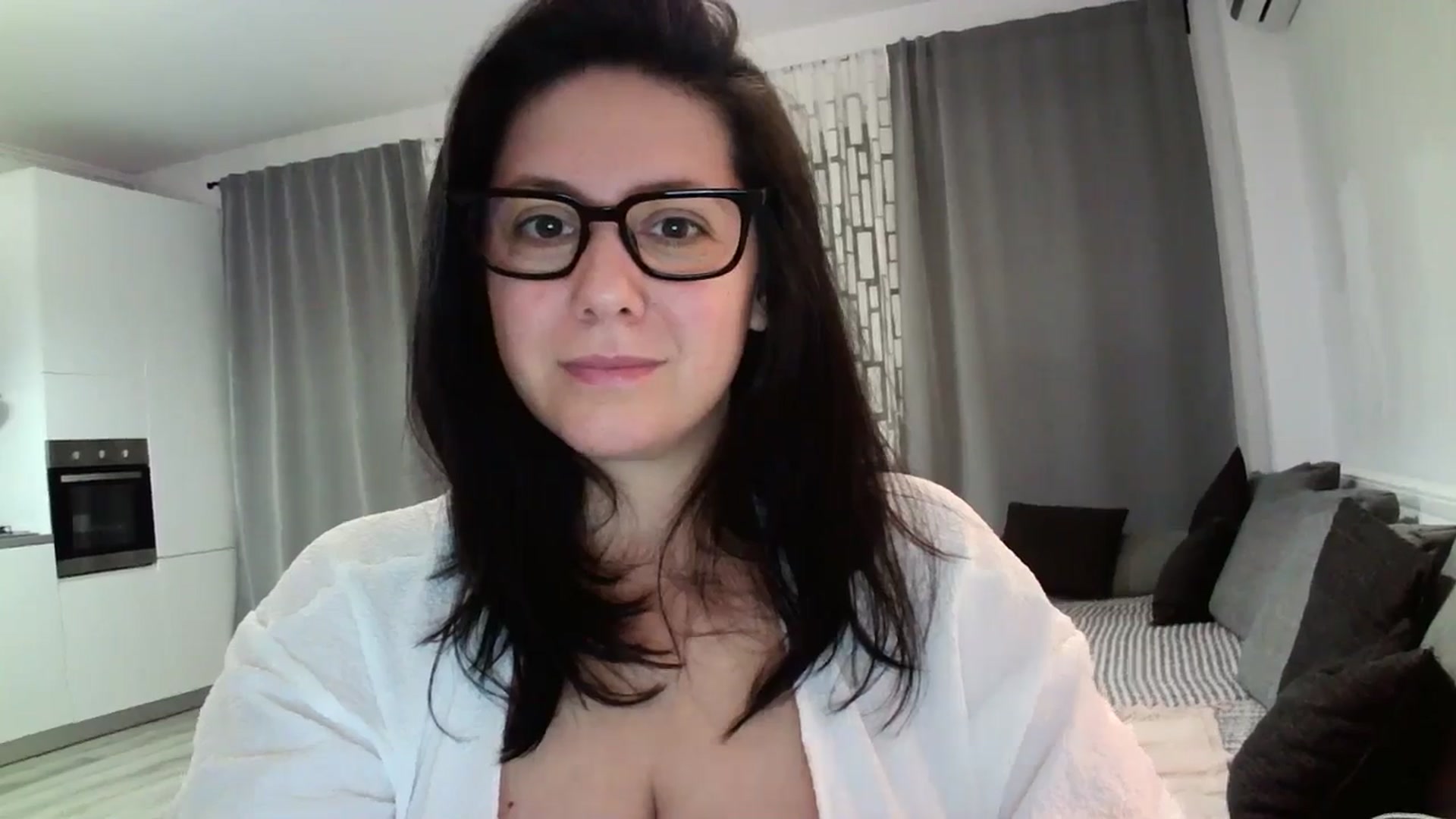 Gallery image thumbnail from SILKYWOMAN's myfreecams stream on, 04/20/2024, 19:00 image 10 of 20