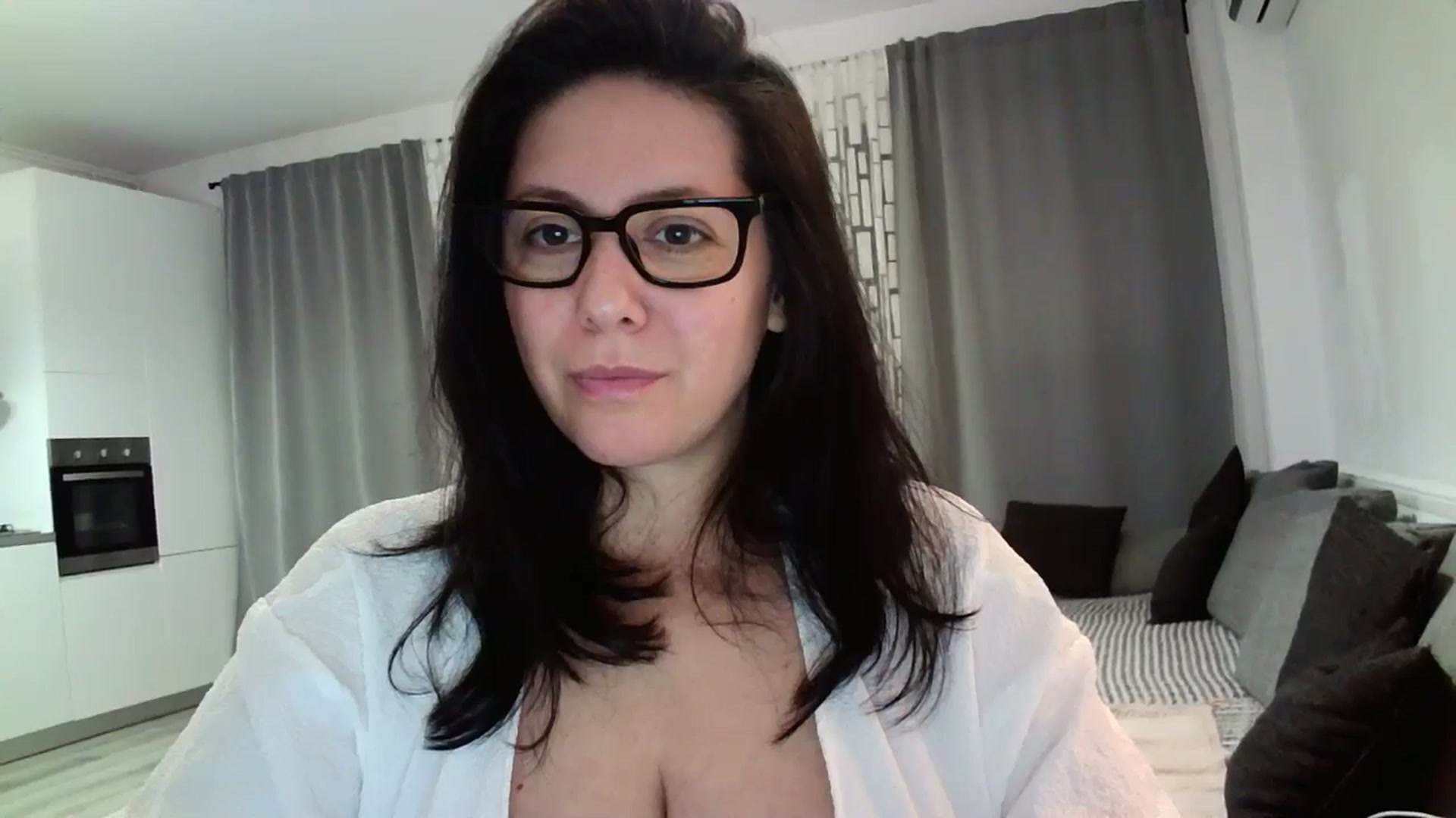 Gallery image thumbnail from SILKYWOMAN's myfreecams stream on, 04/20/2024, 19:00 image 9 of 20