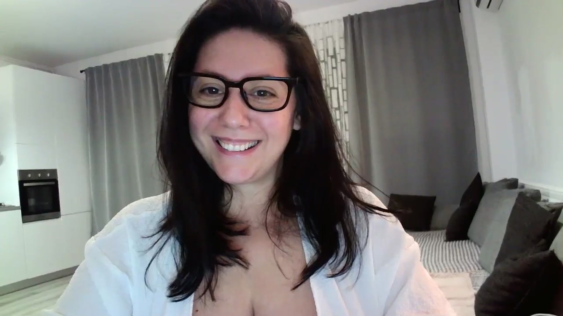Gallery image thumbnail from SILKYWOMAN's myfreecams stream on, 04/20/2024, 19:00 image 7 of 20