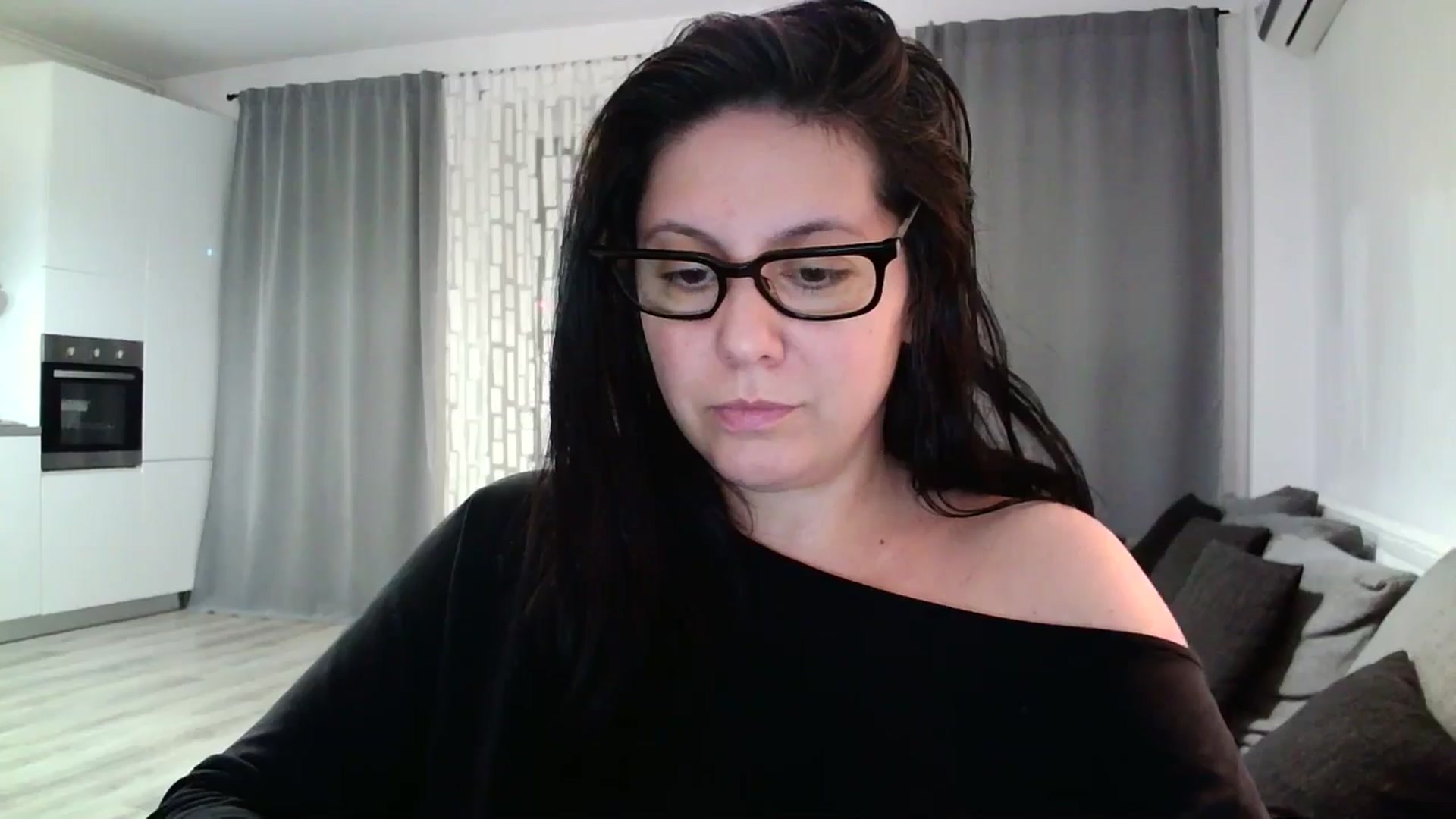 Gallery image thumbnail from SILKYWOMAN's myfreecams stream on, 04/24/2024, 20:31 image 11 of 20