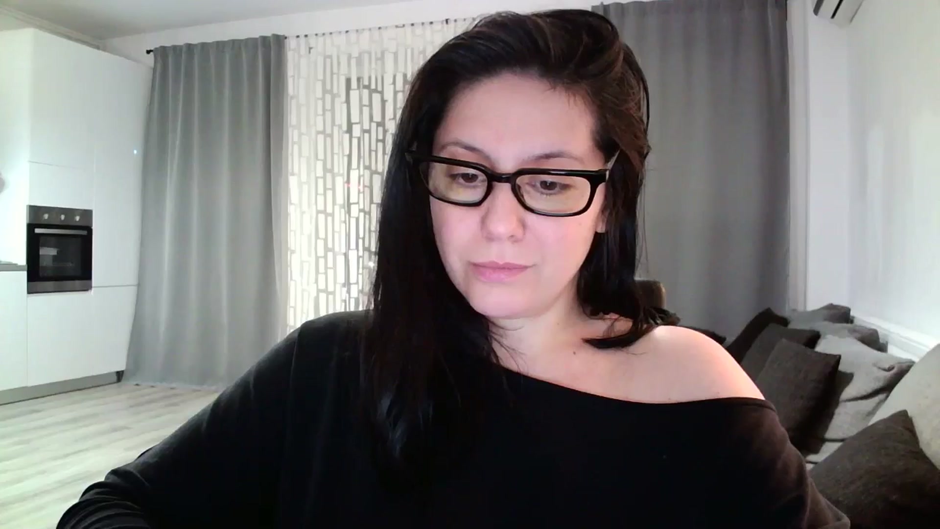 Gallery image thumbnail from SILKYWOMAN's myfreecams stream on, 04/24/2024, 20:31 image 15 of 20