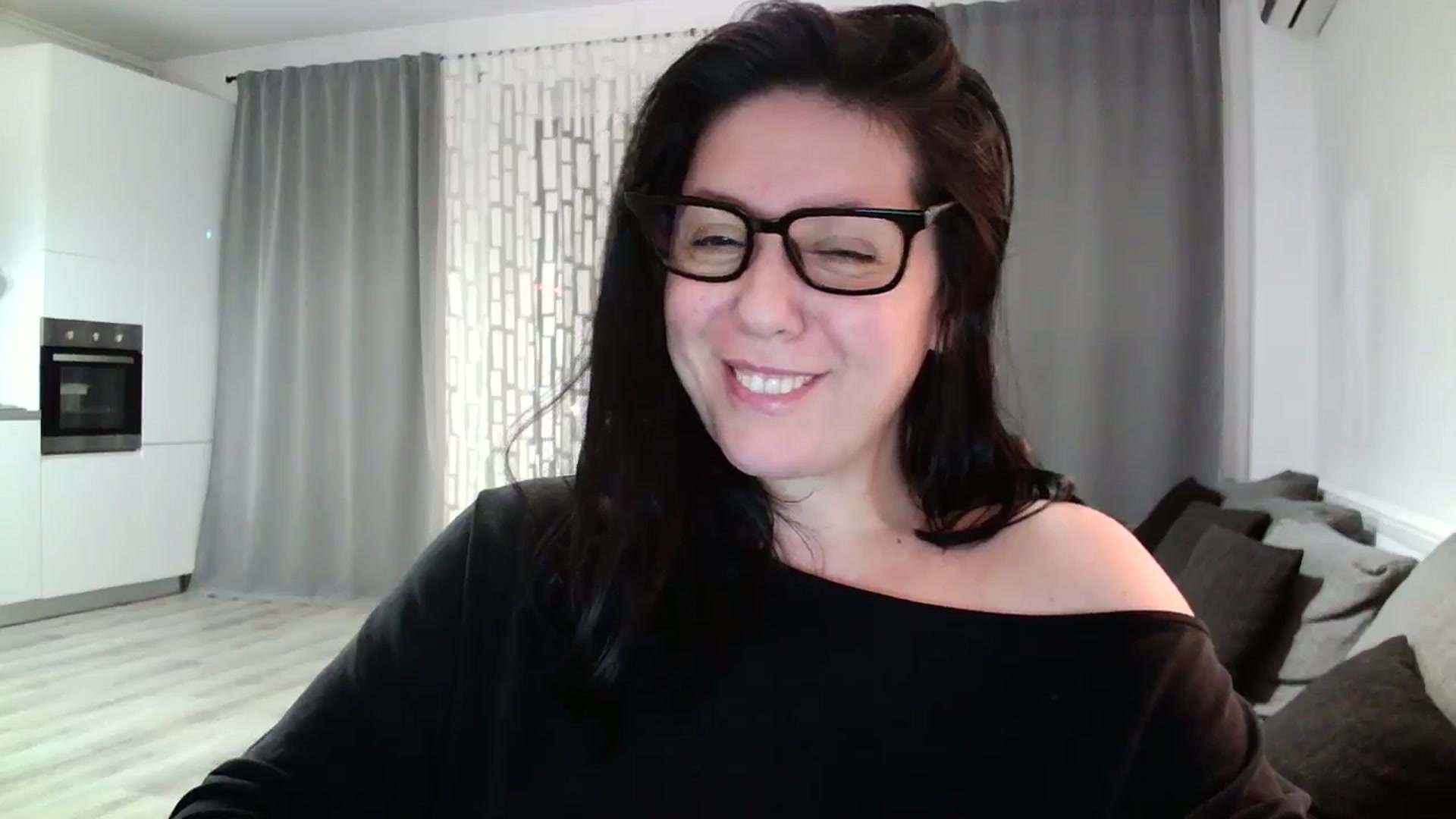 Gallery image thumbnail from SILKYWOMAN's myfreecams stream on, 04/24/2024, 20:31 image 16 of 20