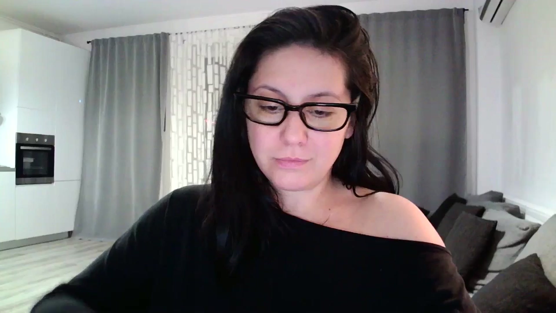 Gallery image thumbnail from SILKYWOMAN's myfreecams stream on, 04/24/2024, 20:31 image 8 of 20
