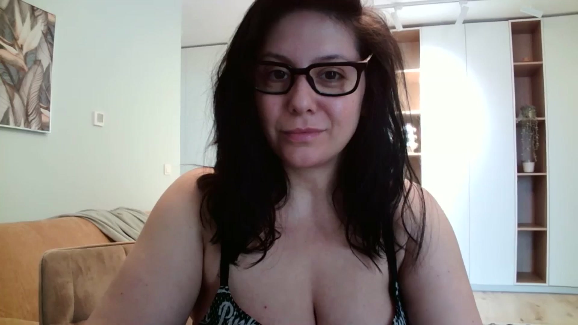 Gallery image thumbnail from SILKYWOMAN's myfreecams stream on, 04/26/2024, 12:02 image 14 of 20