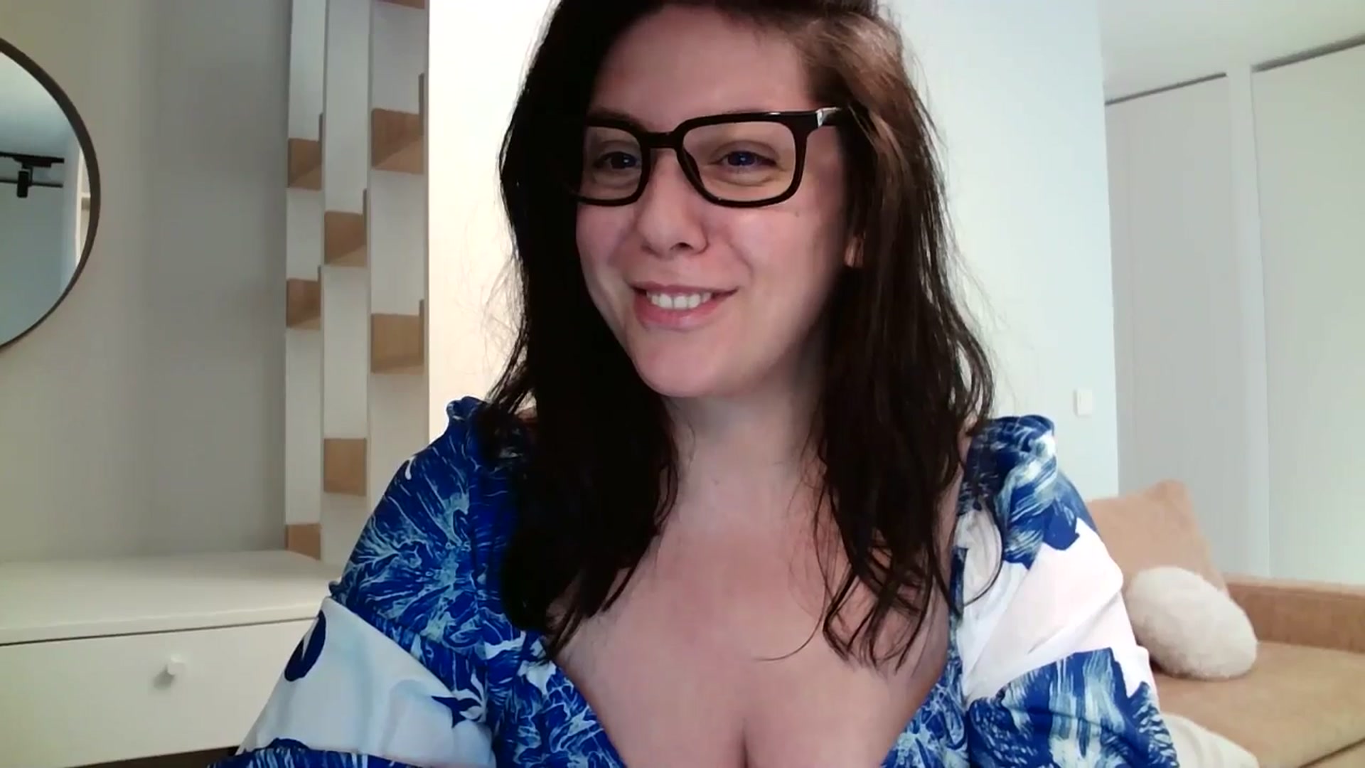 Gallery image thumbnail from SILKYWOMAN's myfreecams stream on, 04/26/2024, 17:02 image 8 of 20