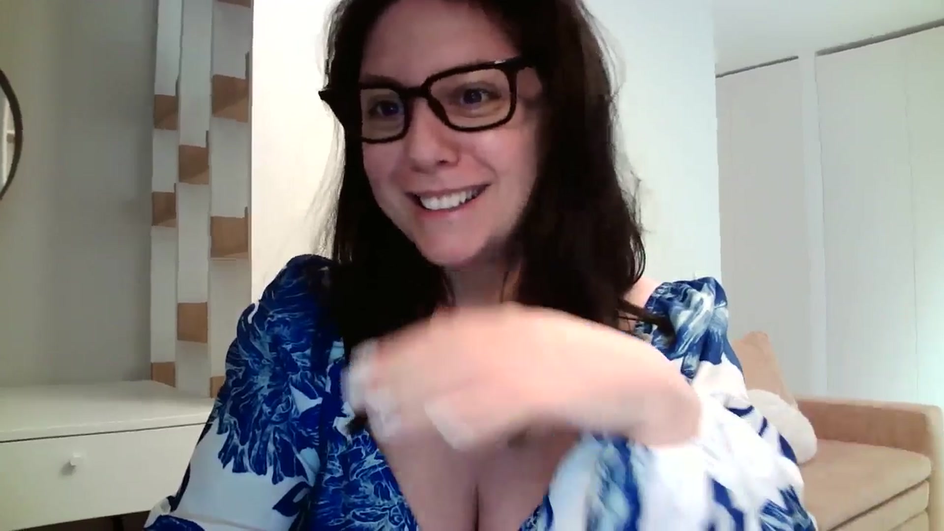 Gallery image thumbnail from SILKYWOMAN's myfreecams stream on, 04/26/2024, 17:02 image 16 of 20
