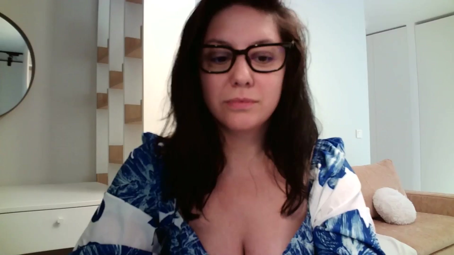 Gallery image thumbnail from SILKYWOMAN's myfreecams stream on, 04/26/2024, 17:02 image 14 of 20