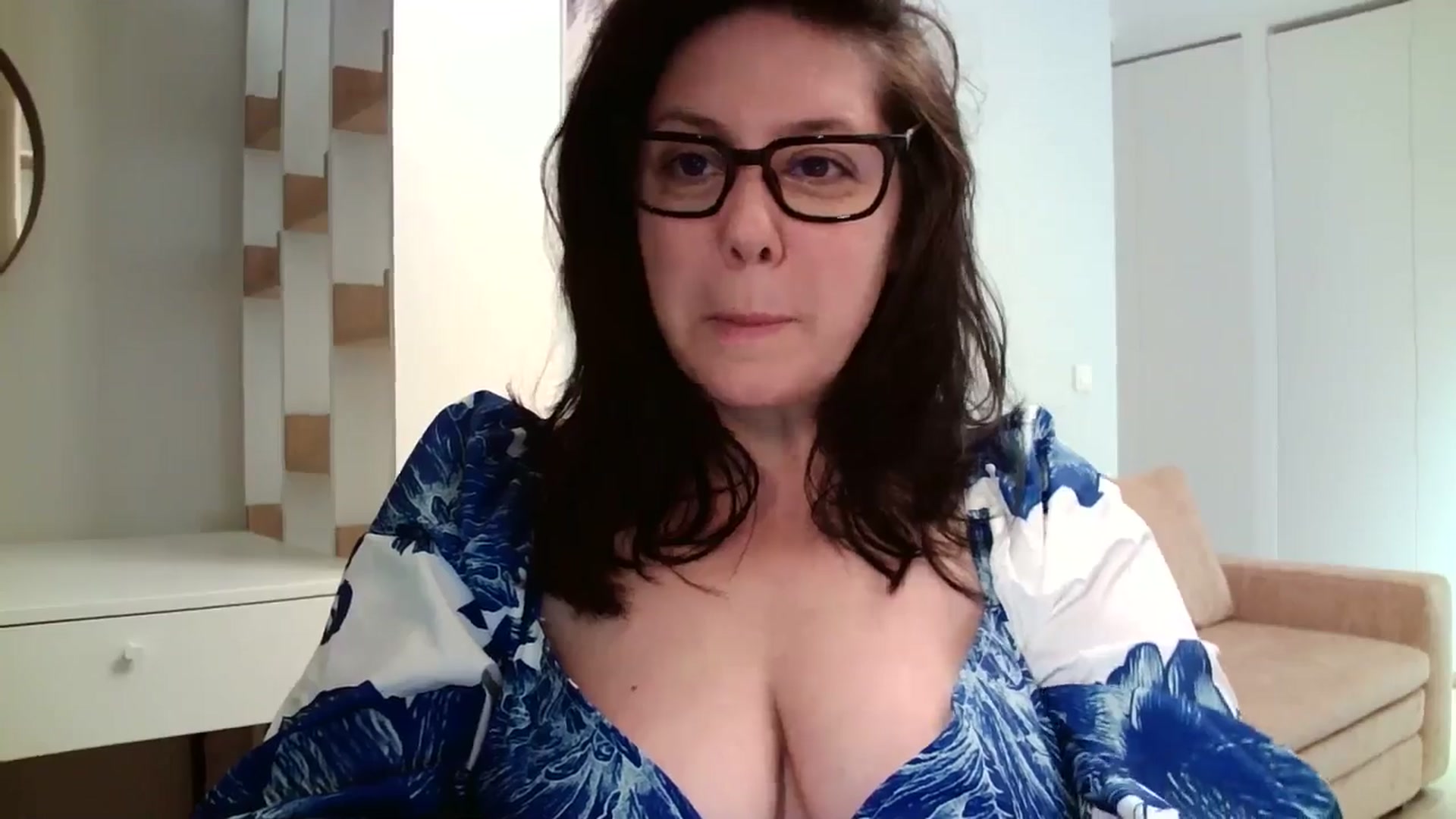 Gallery image thumbnail from SILKYWOMAN's myfreecams stream on, 04/26/2024, 22:26 image 2 of 20