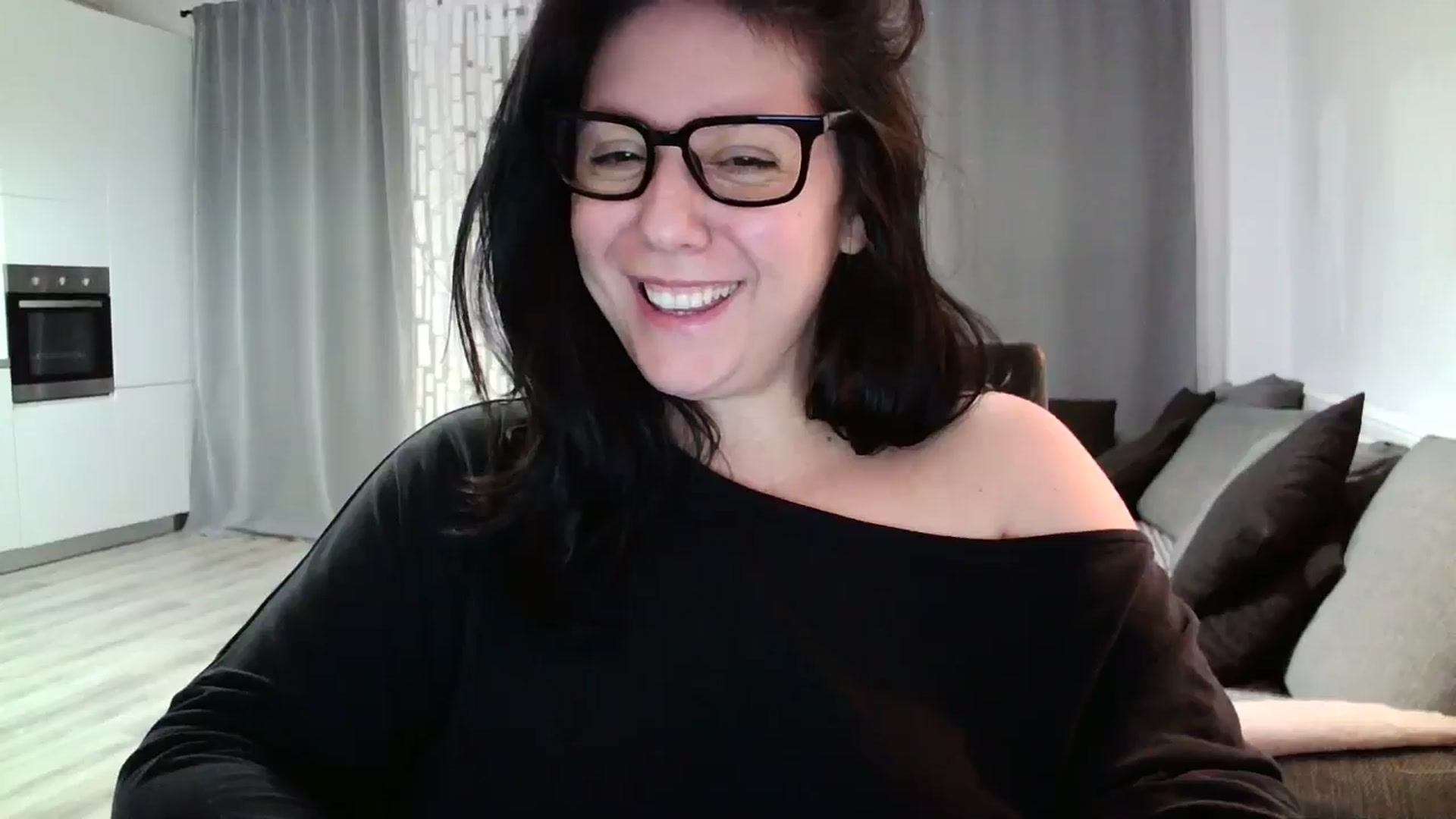 Gallery image thumbnail from SILKYWOMAN's myfreecams stream on, 04/29/2024, 19:16 image 17 of 20