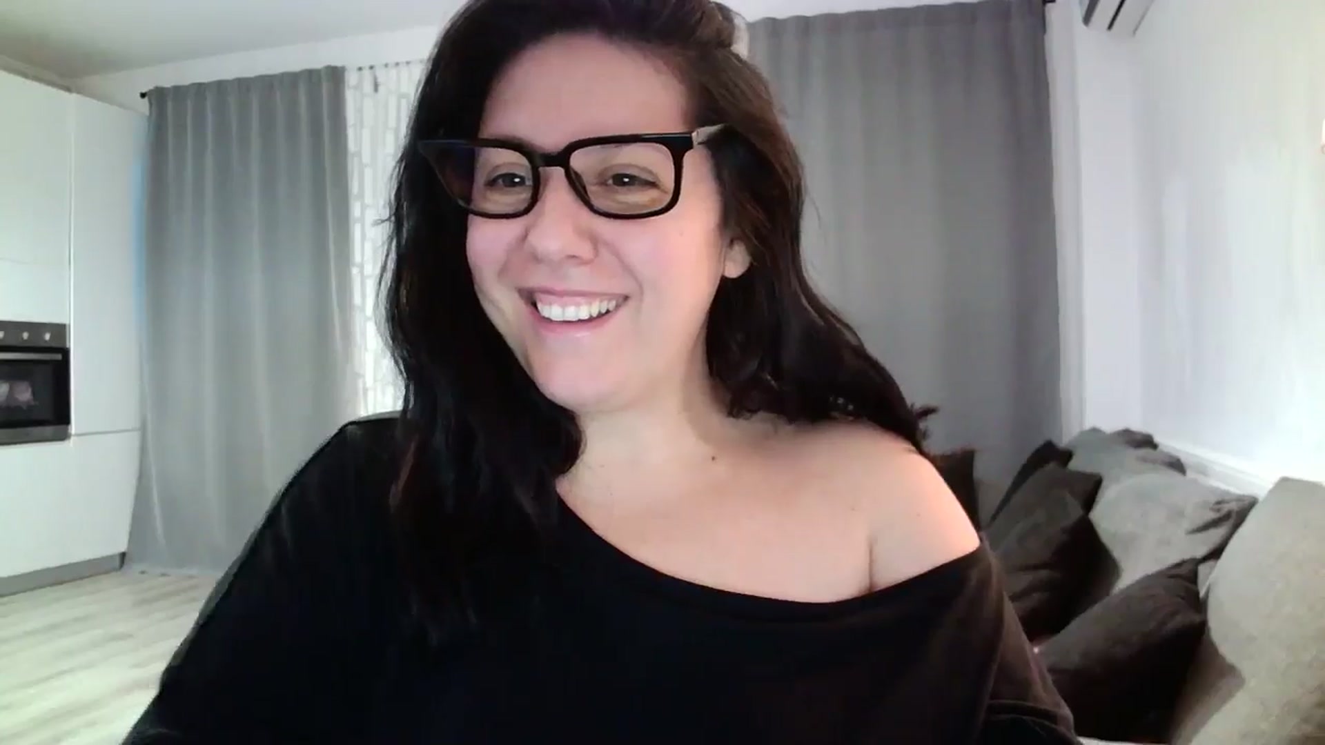 Gallery image thumbnail from SILKYWOMAN's myfreecams stream on, 05/03/2024, 18:18 image 9 of 20