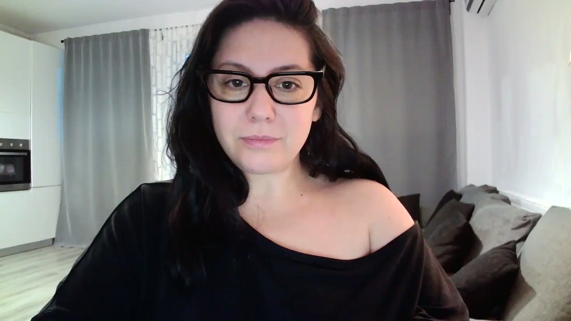 Gallery image thumbnail from SILKYWOMAN's myfreecams stream on, 05/03/2024, 18:18 image 8 of 20