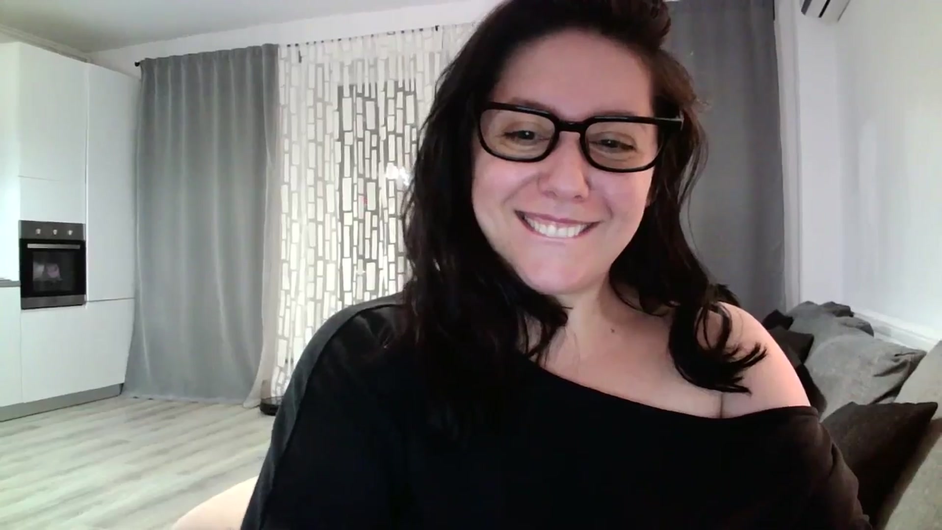 Gallery image thumbnail from SILKYWOMAN's myfreecams stream on, 05/03/2024, 20:14 image 7 of 20