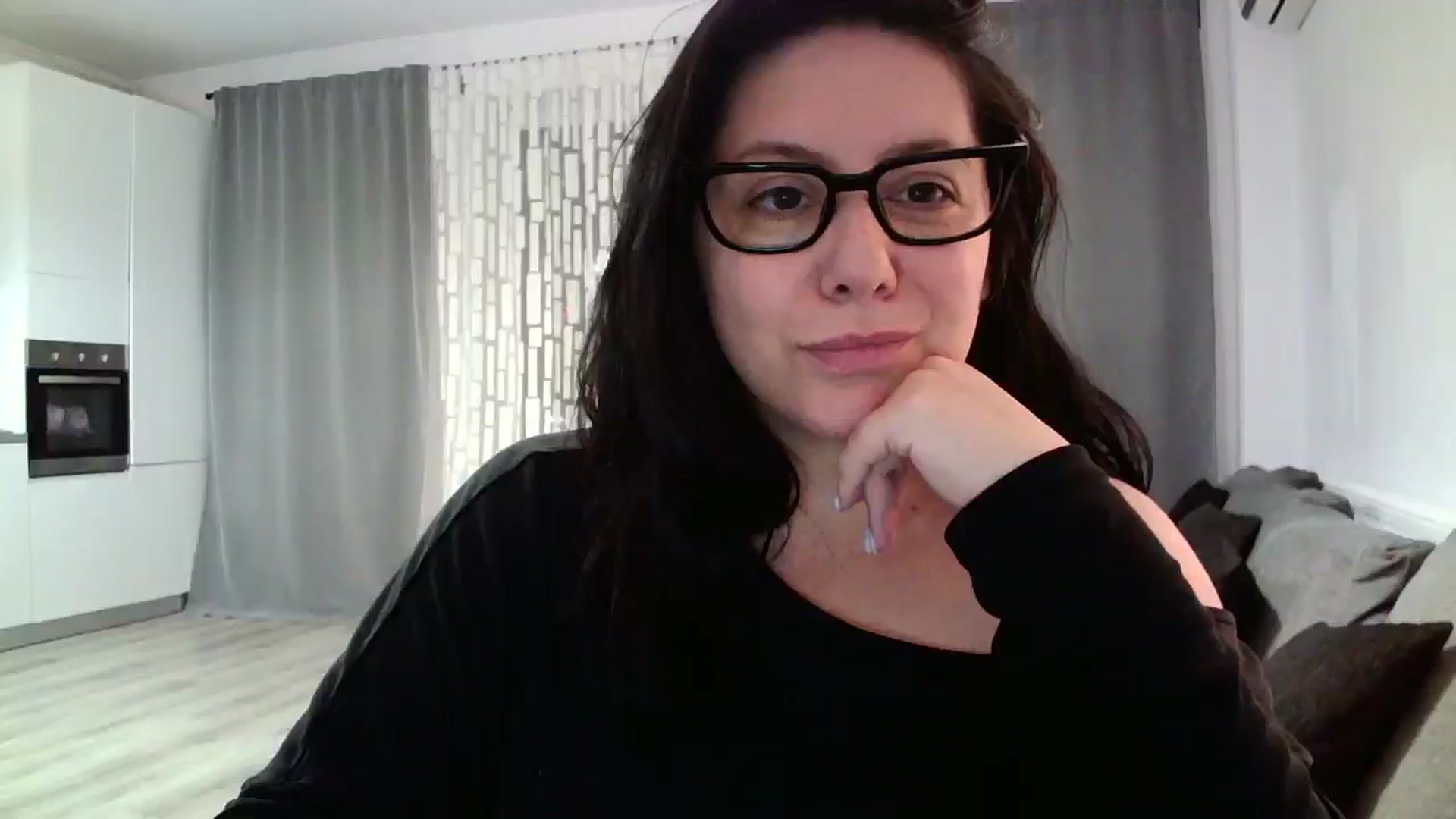 Gallery image thumbnail from SILKYWOMAN's myfreecams stream on, 05/03/2024, 20:14 image 3 of 20