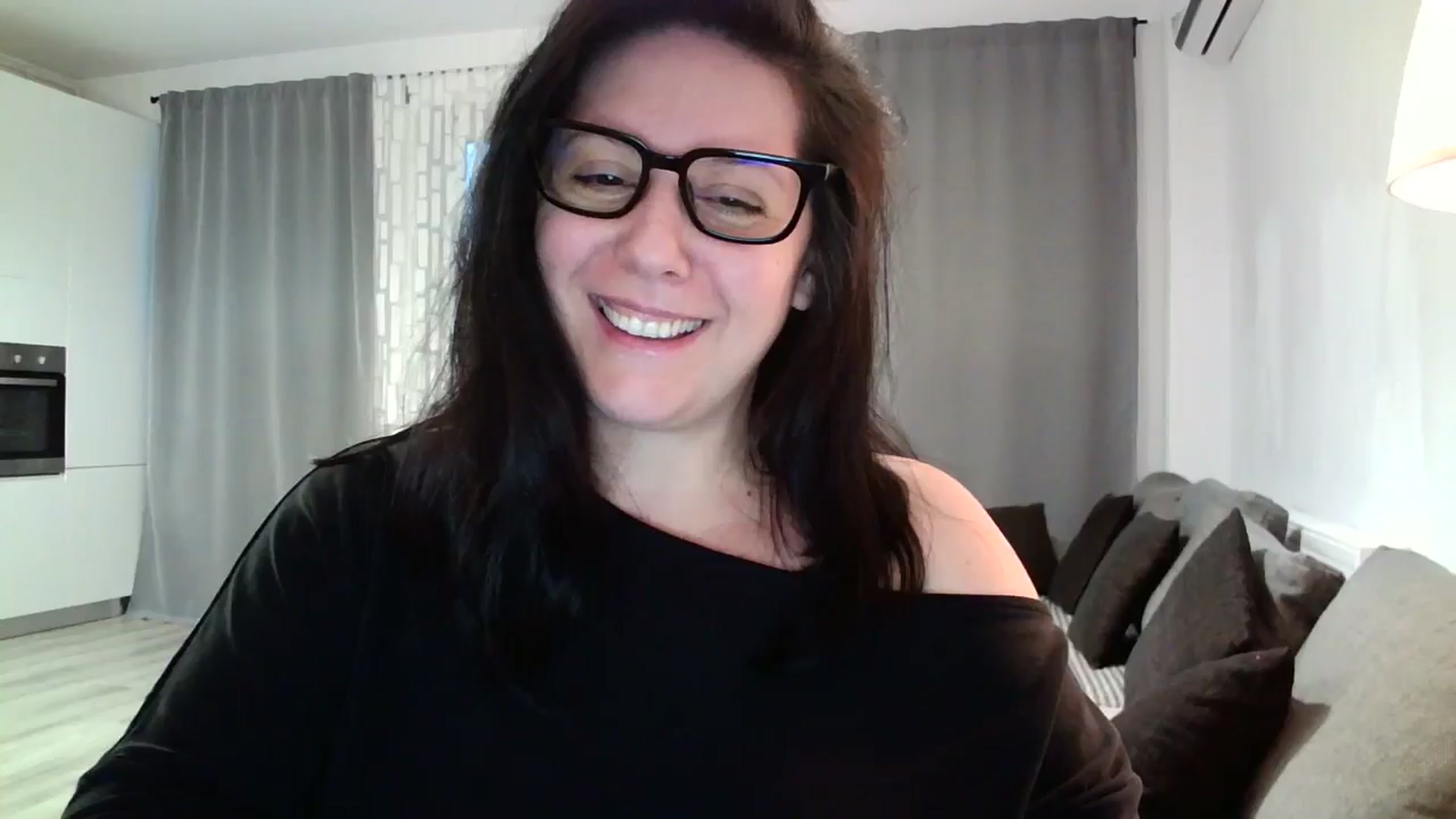 Gallery image thumbnail from SILKYWOMAN's myfreecams stream on, 05/04/2024, 19:13 image 1 of 20