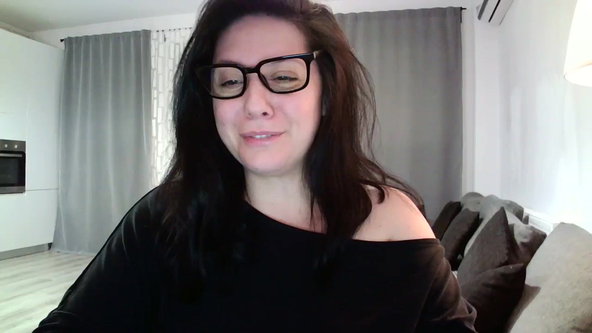 Gallery image thumbnail from SILKYWOMAN's myfreecams stream on, 05/04/2024, 19:13 image 4 of 20