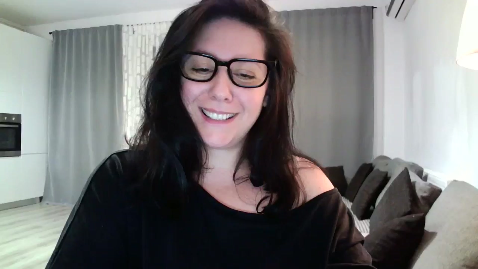 Gallery image thumbnail from SILKYWOMAN's myfreecams stream on, 05/04/2024, 19:13 image 8 of 20