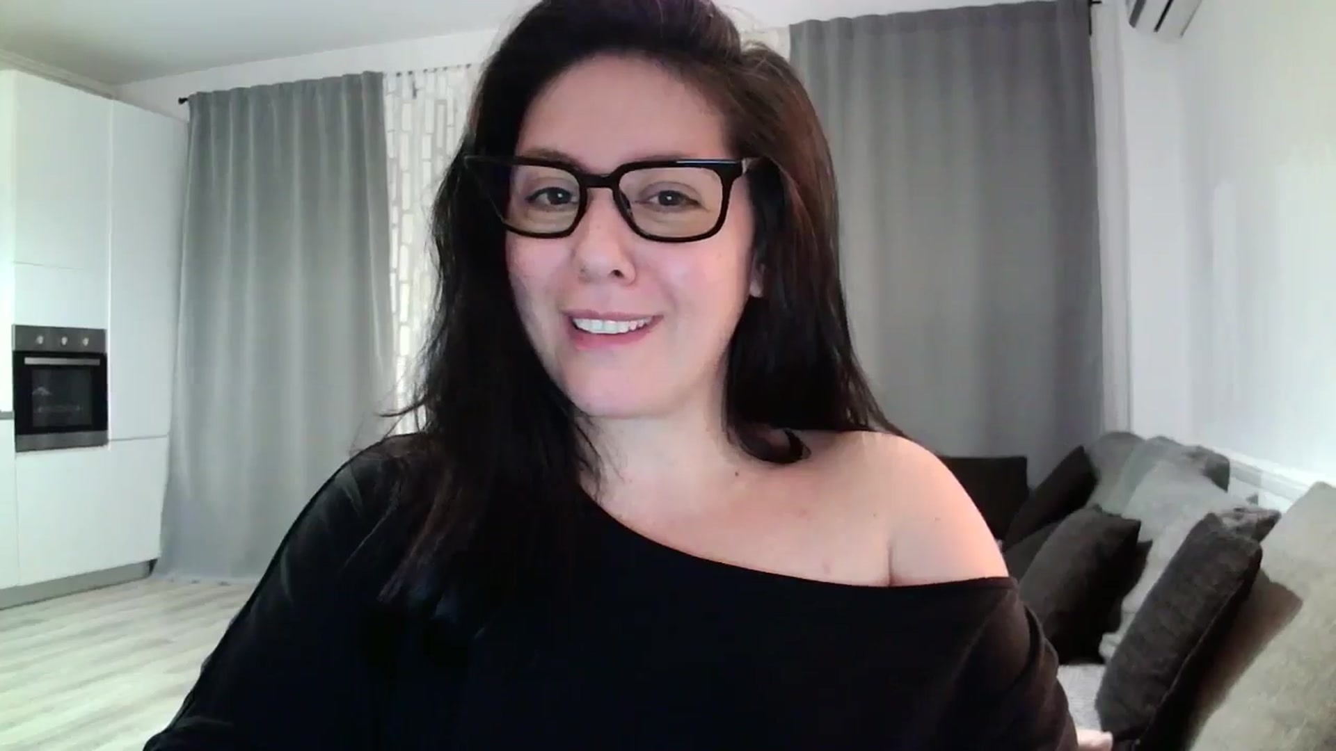 Gallery image thumbnail from SILKYWOMAN's myfreecams stream on, 05/08/2024, 19:24 image 6 of 20