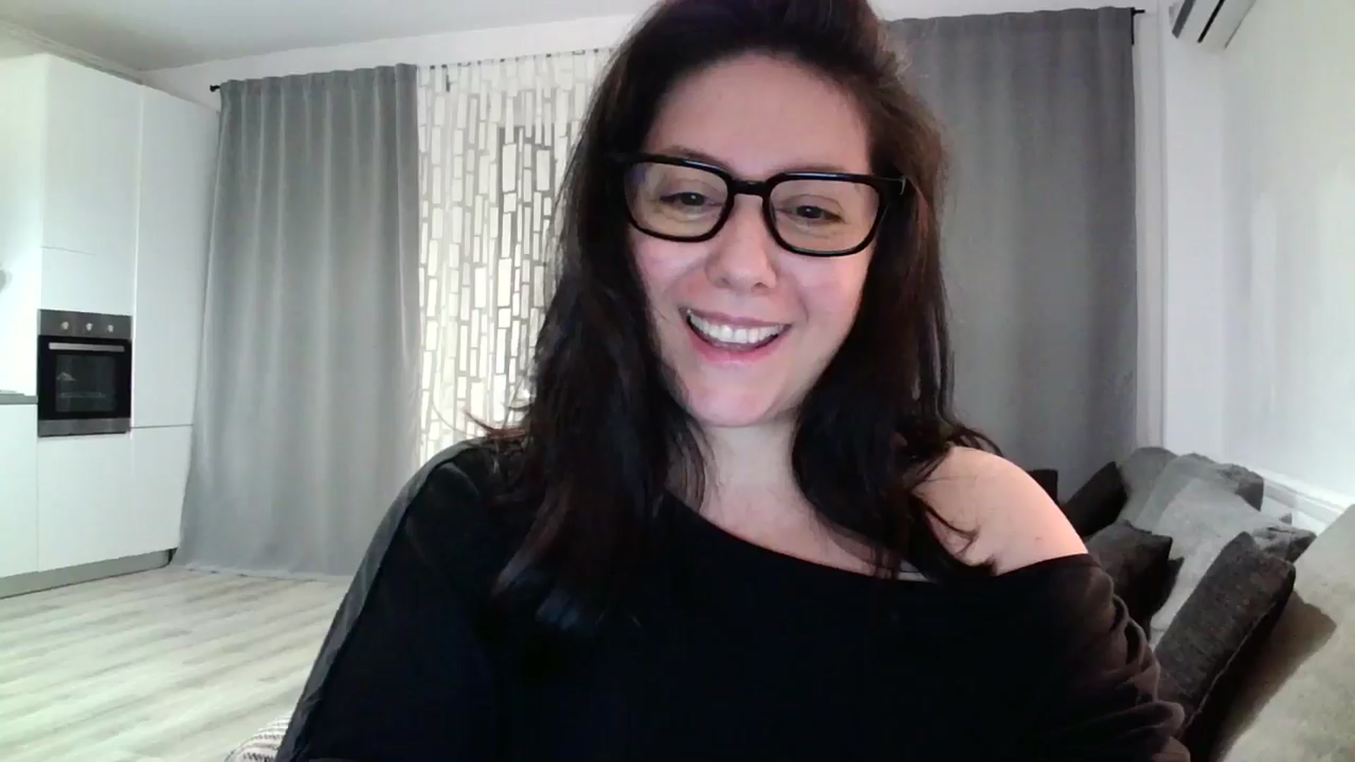 Gallery image thumbnail from SILKYWOMAN's myfreecams stream on, 05/08/2024, 19:24 image 19 of 20