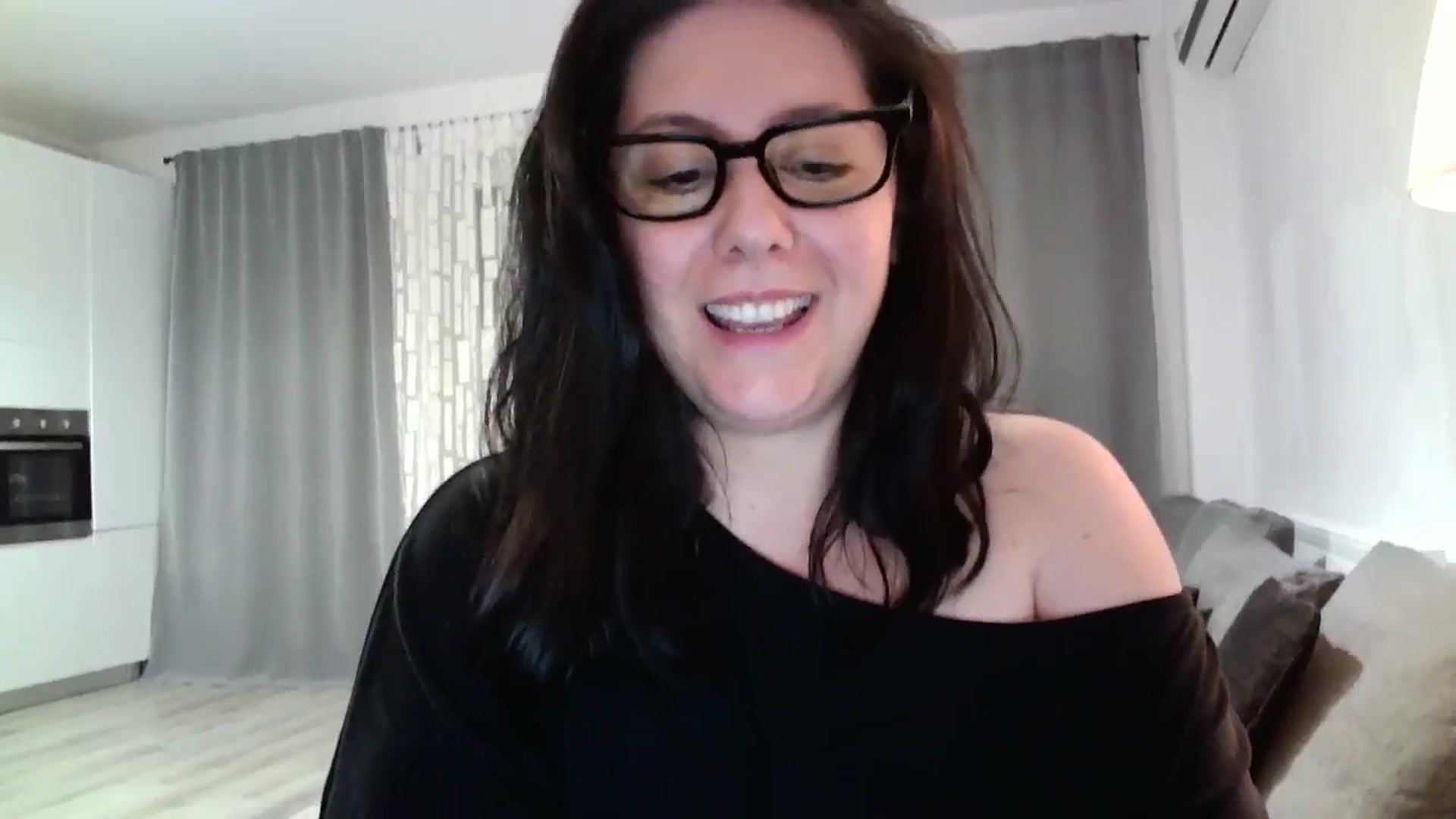 Gallery image thumbnail from SILKYWOMAN's myfreecams stream on, 05/08/2024, 20:03 image 12 of 20