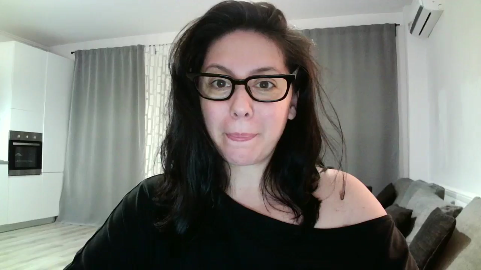 Gallery image thumbnail from SILKYWOMAN's myfreecams stream on, 05/08/2024, 20:03 image 2 of 20
