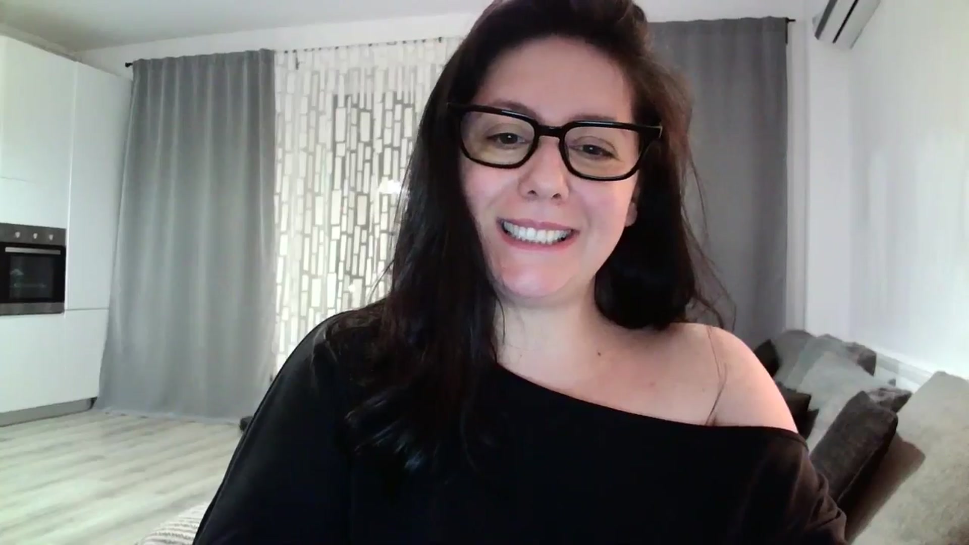 Gallery image thumbnail from SILKYWOMAN's myfreecams stream on, 05/08/2024, 20:03 image 4 of 20