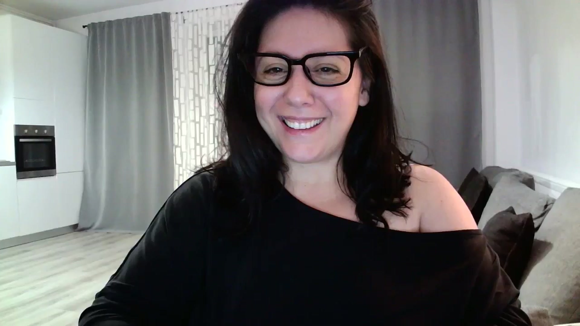 Gallery image thumbnail from SILKYWOMAN's myfreecams stream on, 05/10/2024, 19:18 image 8 of 20