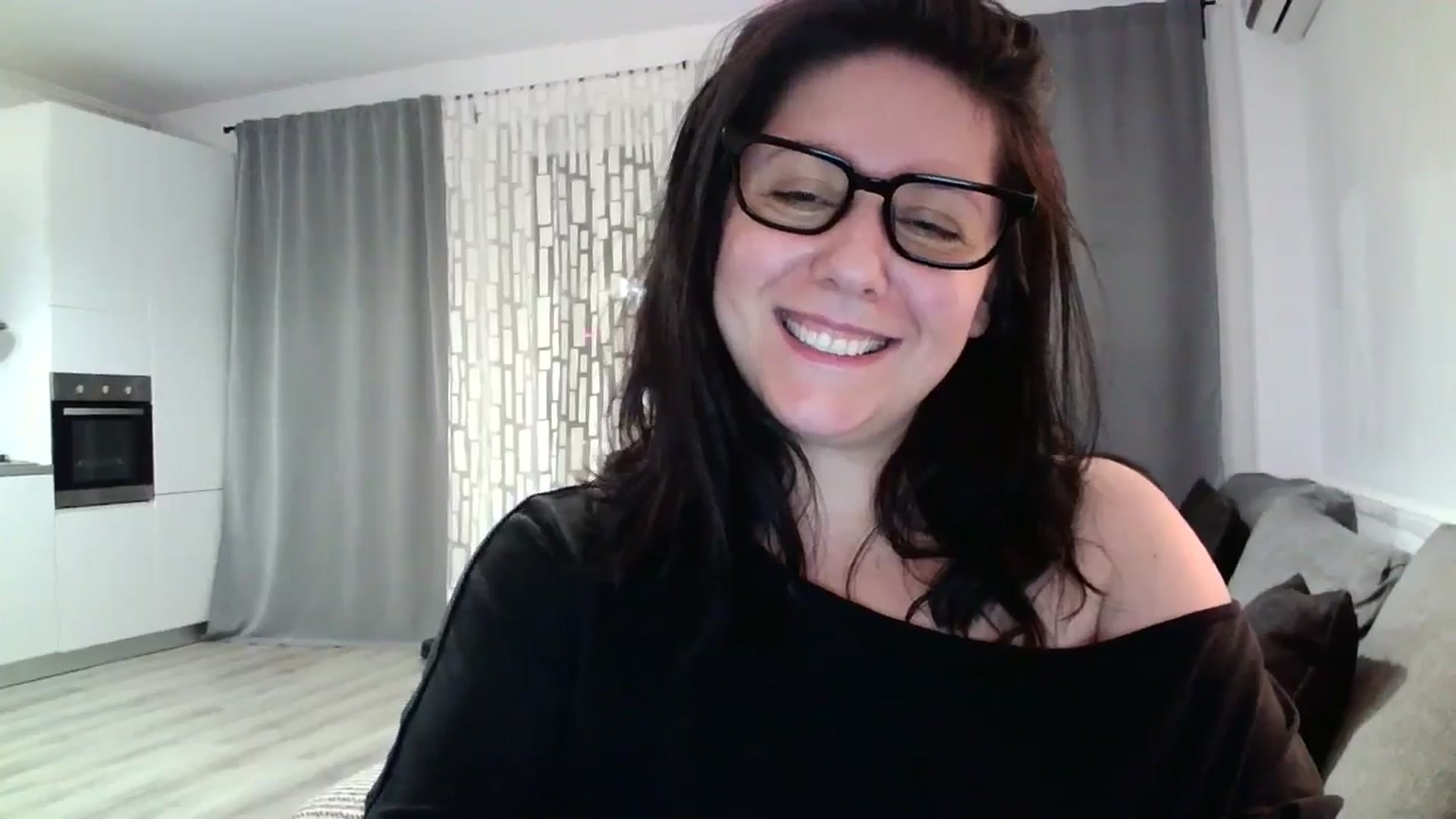 Gallery image thumbnail from SILKYWOMAN's myfreecams stream on, 05/10/2024, 19:18 image 15 of 20