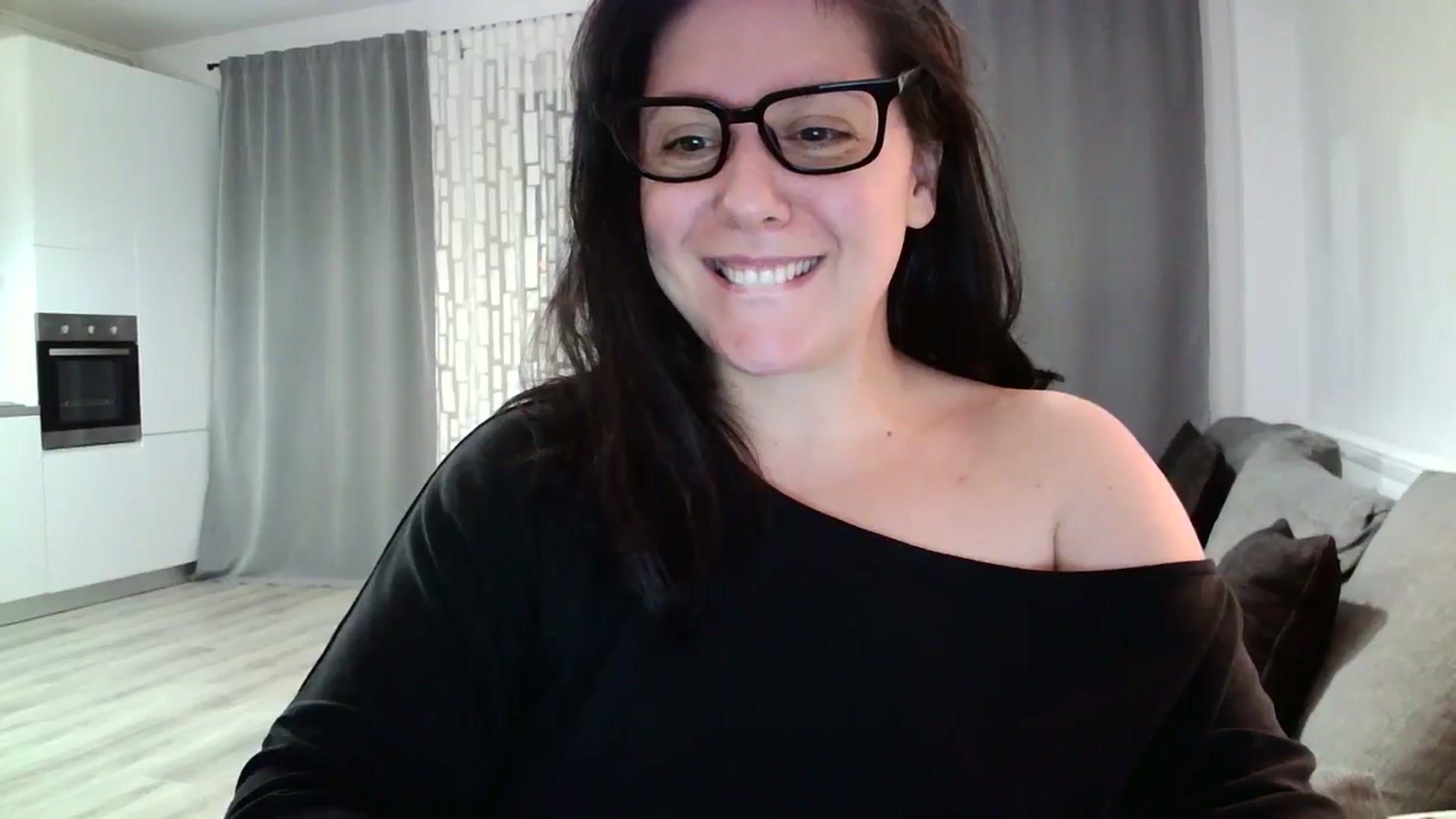 Gallery image thumbnail from SILKYWOMAN's myfreecams stream on, 05/10/2024, 19:18 image 7 of 20