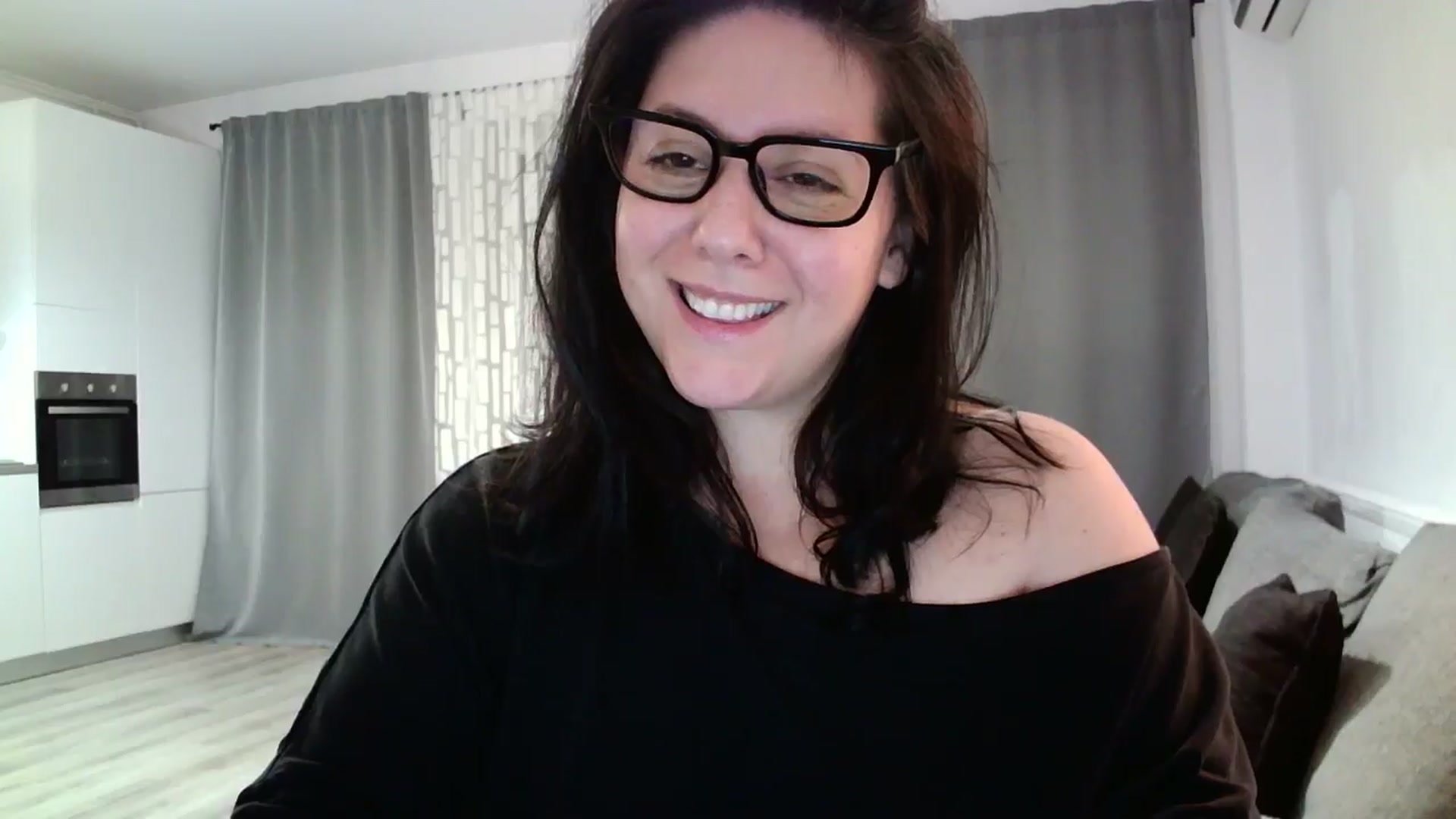 Gallery image thumbnail from SILKYWOMAN's myfreecams stream on, 05/10/2024, 19:18 image 12 of 20