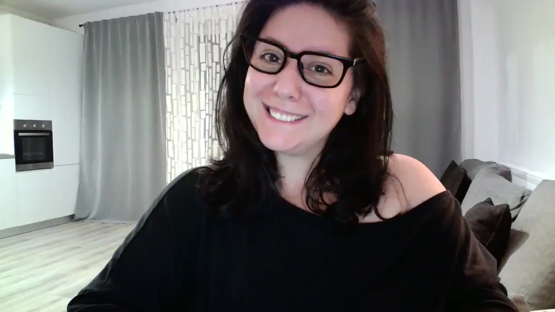 Gallery image thumbnail from SILKYWOMAN's myfreecams stream on, 05/10/2024, 19:18 image 9 of 20