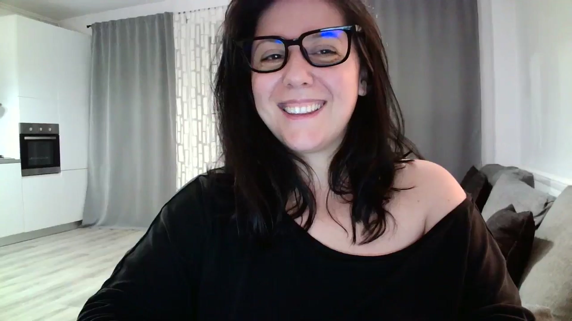 Gallery image thumbnail from SILKYWOMAN's myfreecams stream on, 05/10/2024, 19:18 image 16 of 20