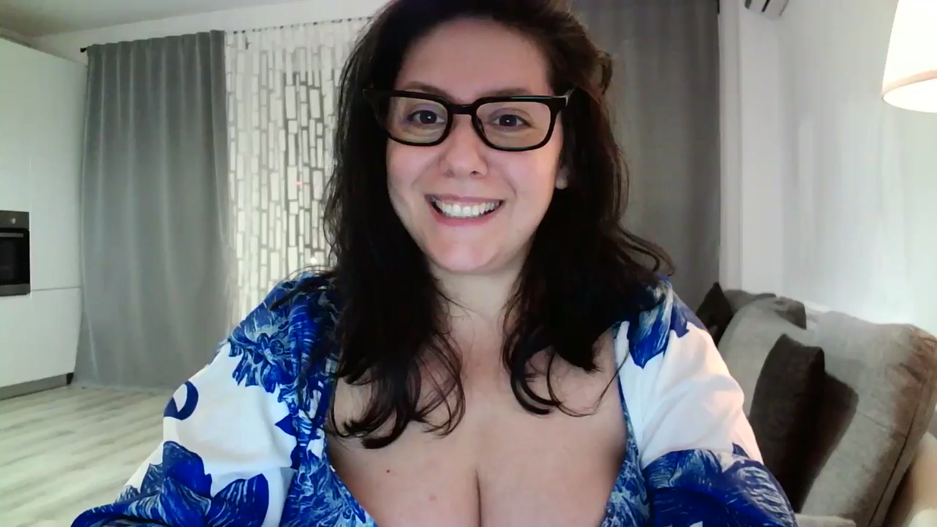 Gallery image thumbnail from SILKYWOMAN's myfreecams stream on, 05/13/2024, 21:32 image 2 of 20