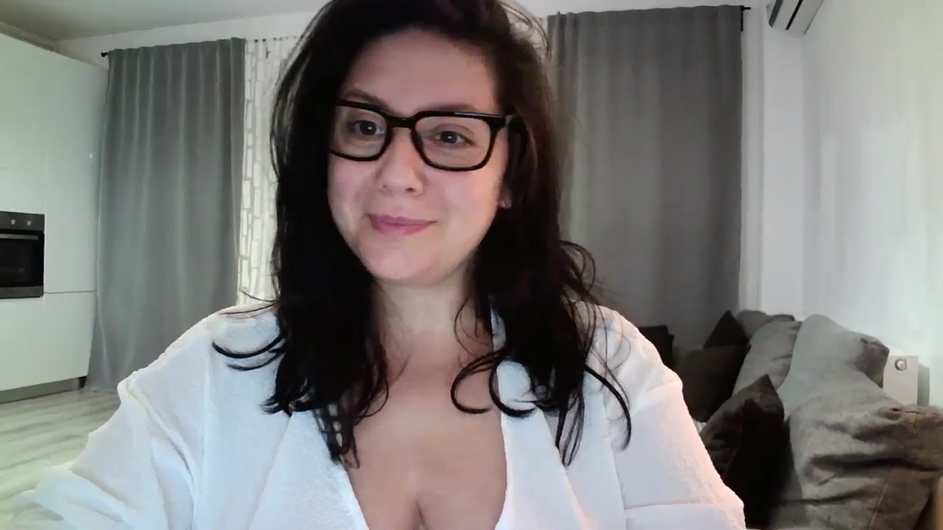 Gallery image thumbnail from SILKYWOMAN's myfreecams stream on, 05/14/2024, 19:01 image 9 of 20