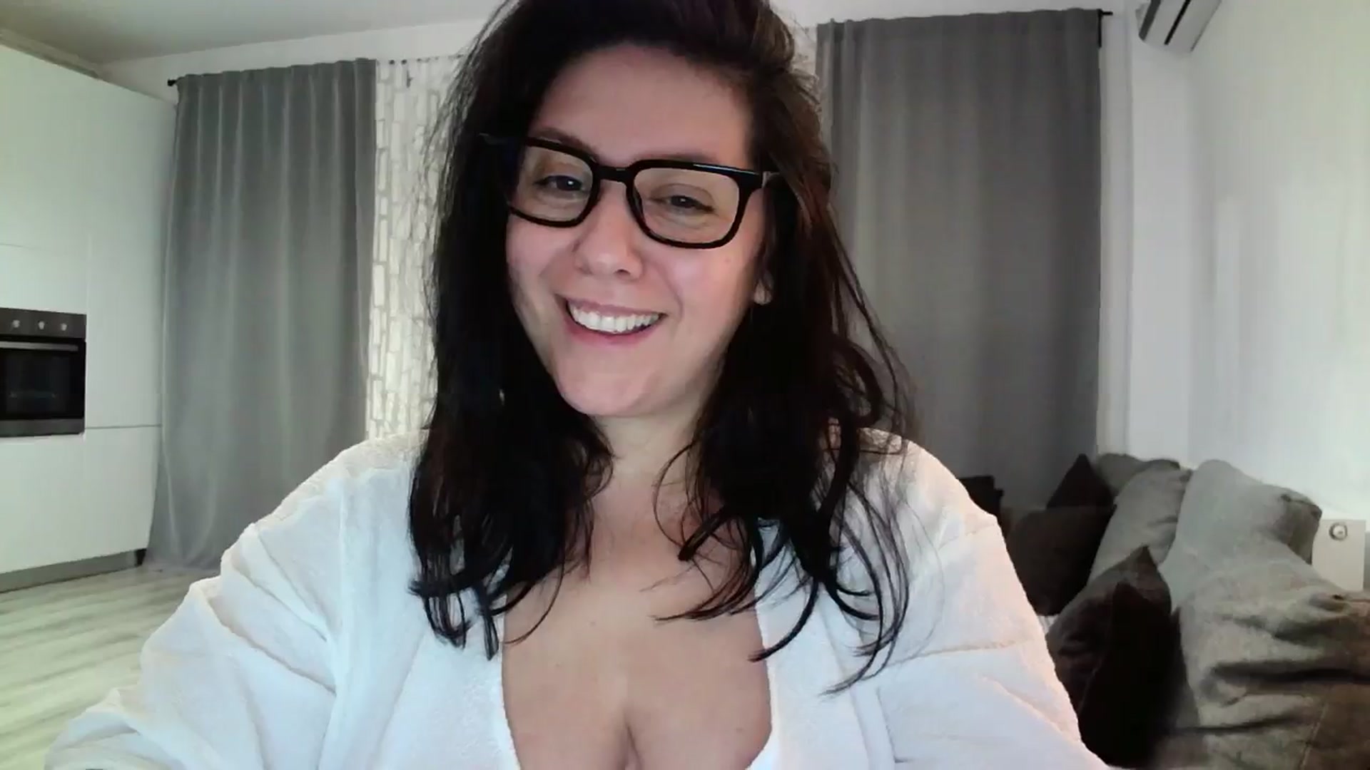 Gallery image thumbnail from SILKYWOMAN's myfreecams stream on, 05/14/2024, 19:01 image 18 of 20