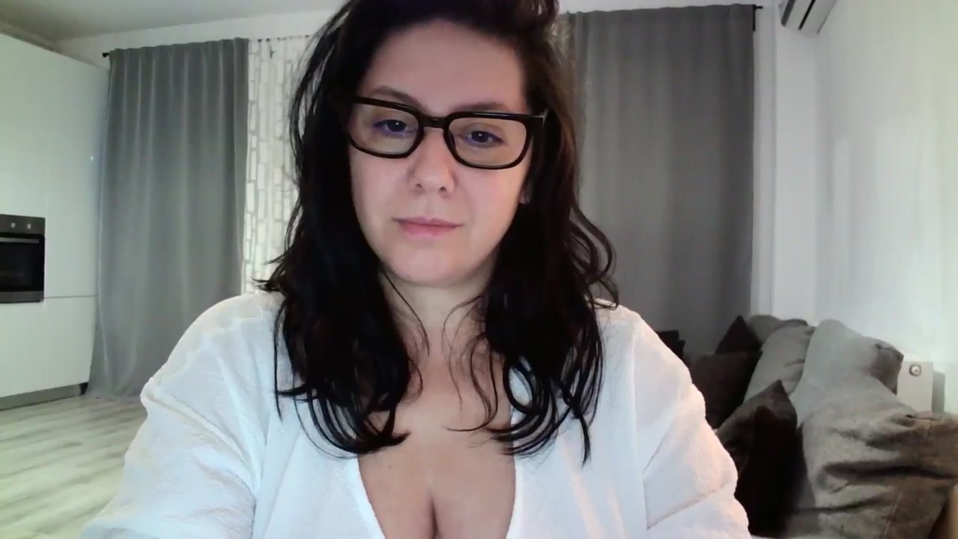 Gallery image thumbnail from SILKYWOMAN's myfreecams stream on, 05/14/2024, 19:01 image 3 of 20